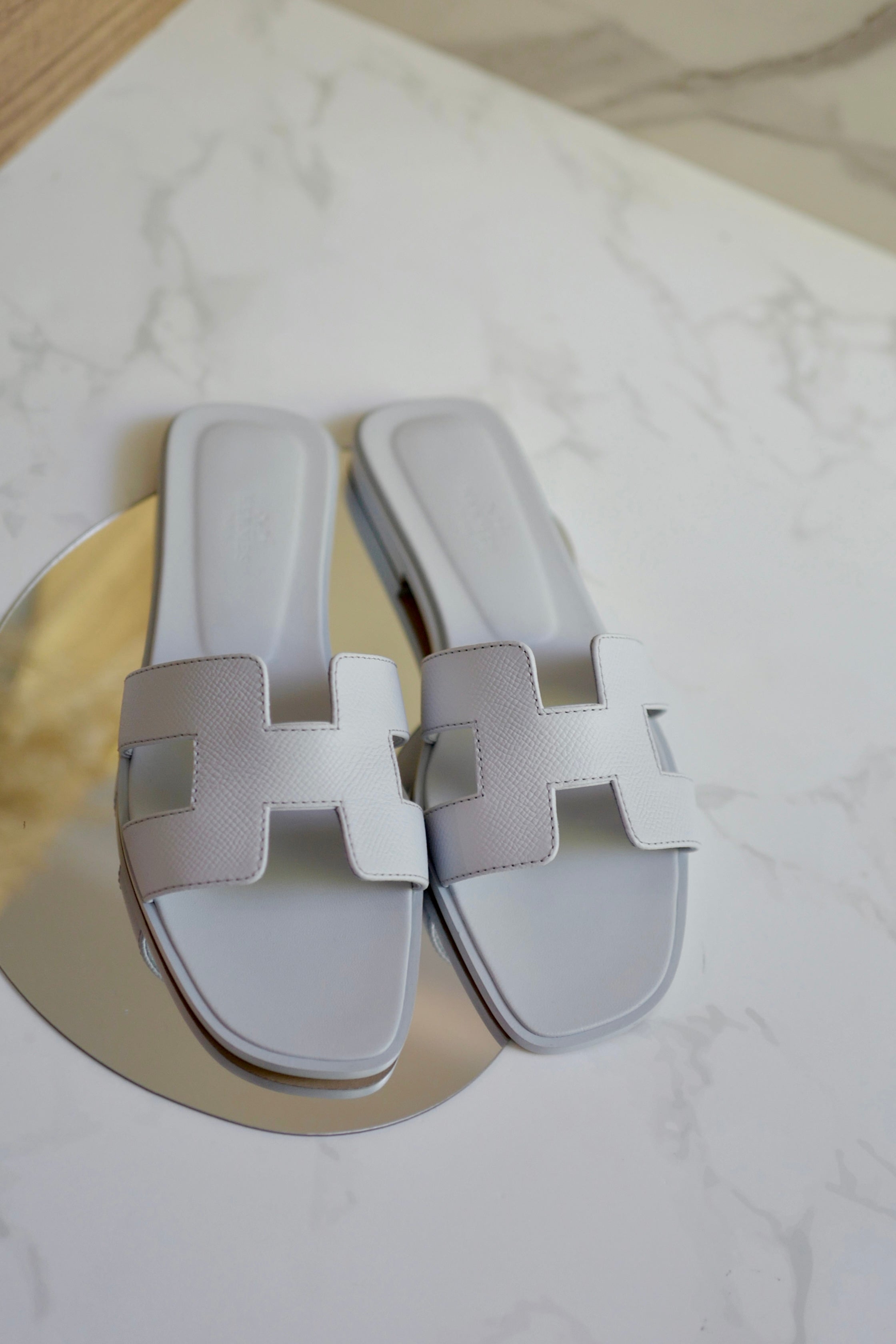Brand New Hermès Oran Sandal in Ice Blue Bleu Brume Epsom Leather Size 38