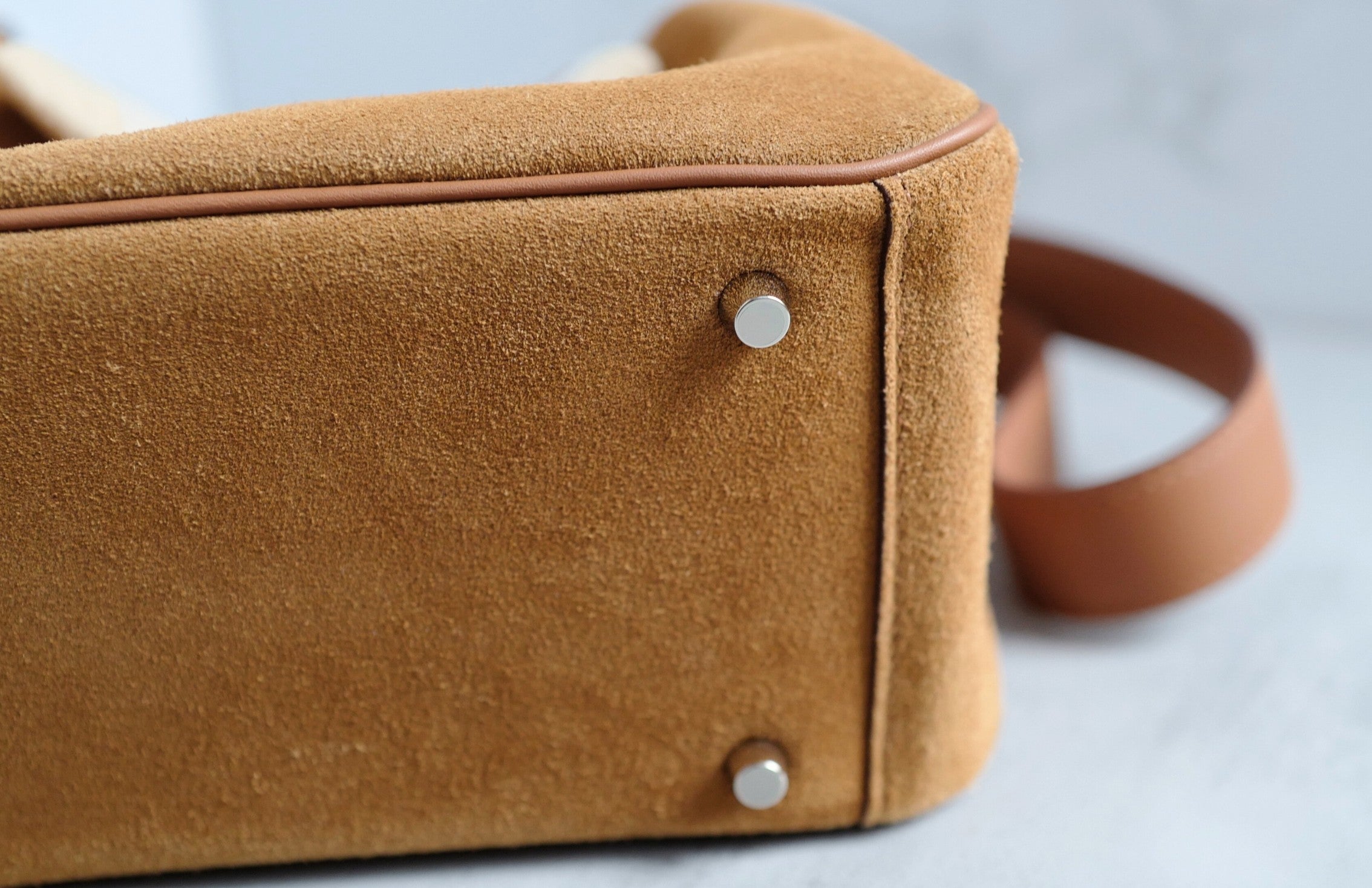 Hermès Mini Lindy II Gold Chamois Swift & Grizzly Leather with PHW K Stamp (2025)