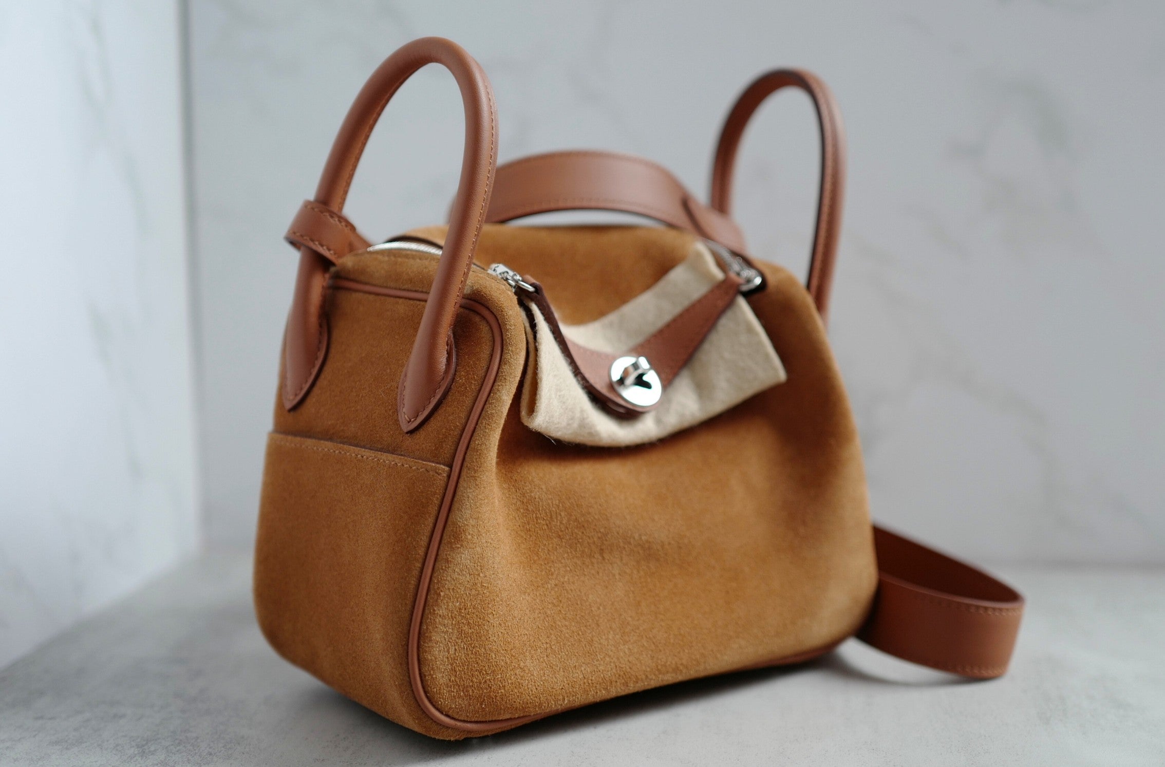 Hermès Mini Lindy II Gold Chamois Swift & Grizzly Leather with PHW K Stamp (2025)