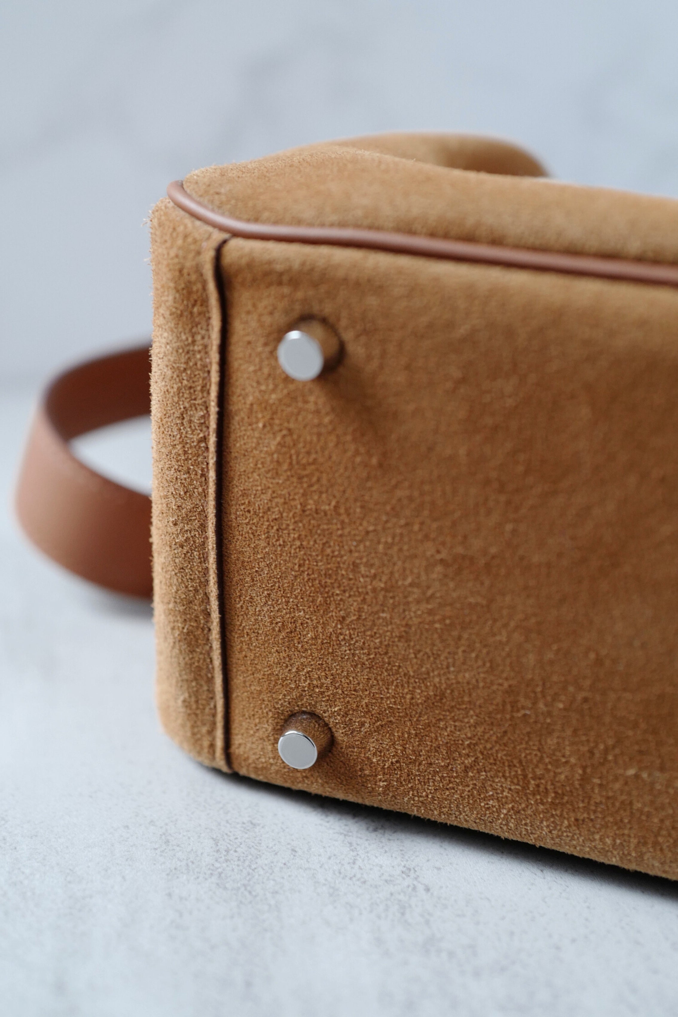 Hermès Mini Lindy II Gold Chamois Swift & Grizzly Leather with PHW K Stamp (2025)