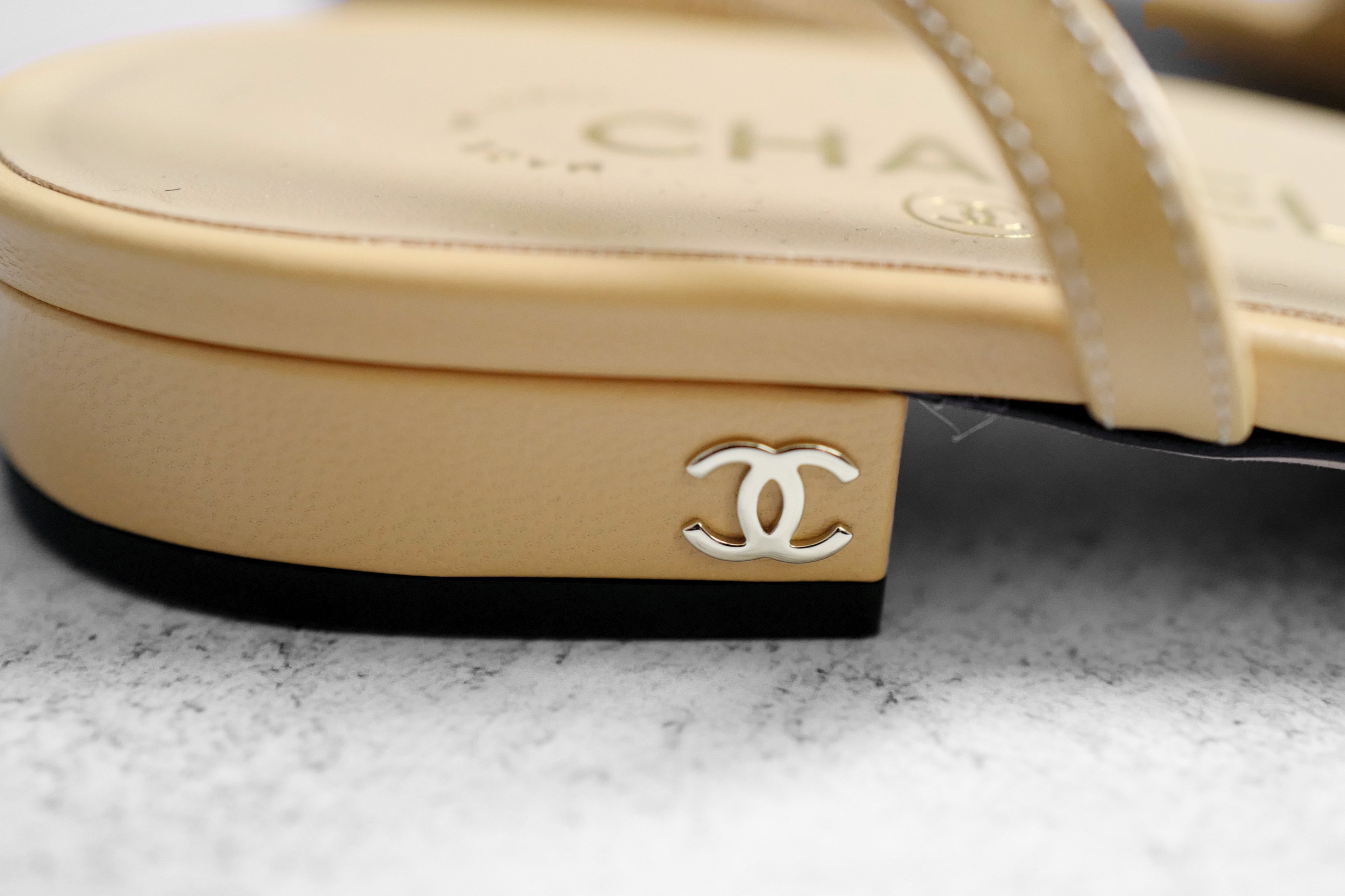 Chanel 26S Slingbacks Beige Black Goatskin Grosgrain Size 38