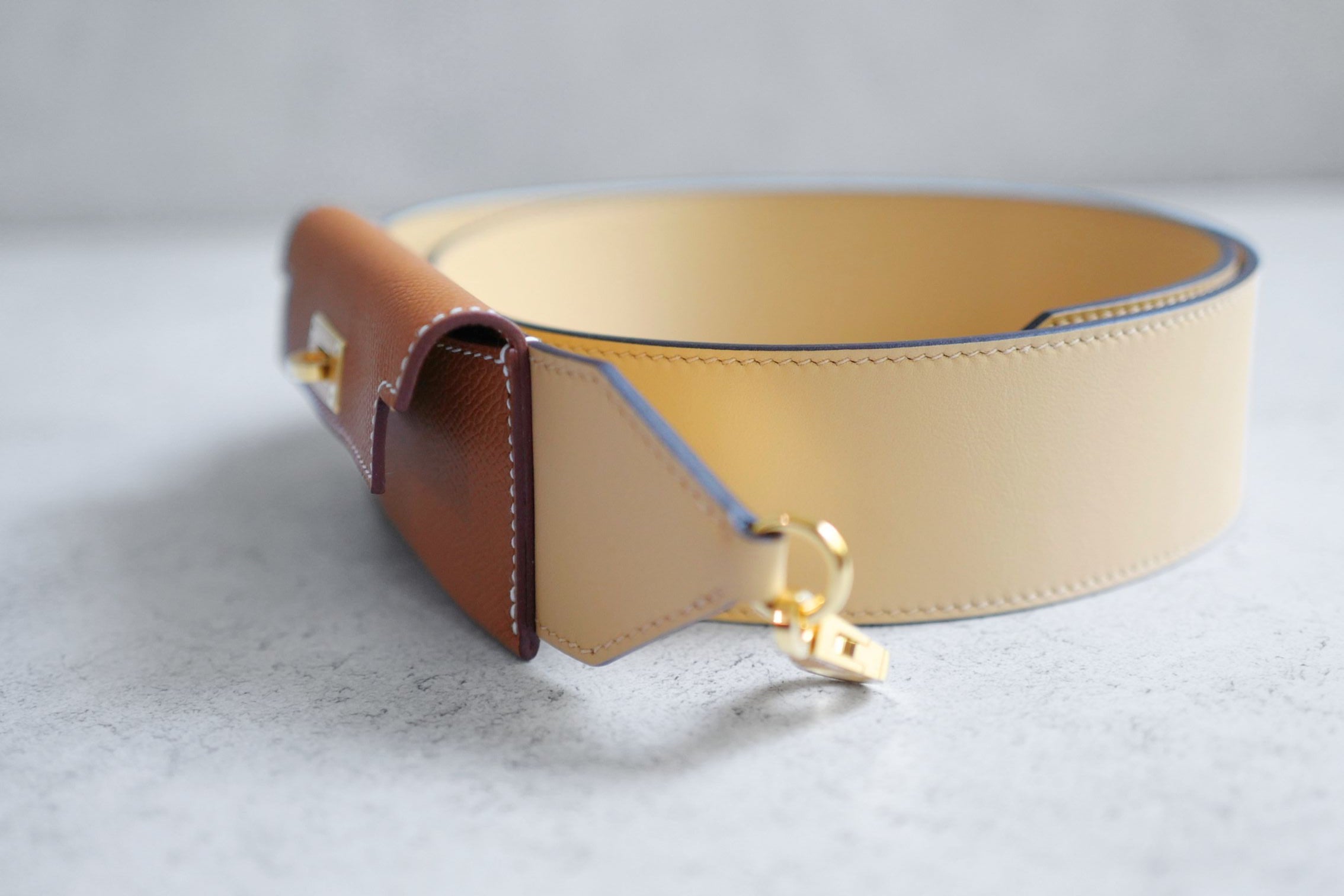 Hermès Kelly Pocket Bag Strap Naturel/Sable/Gold Swift Epsom Calfskin 105 mm