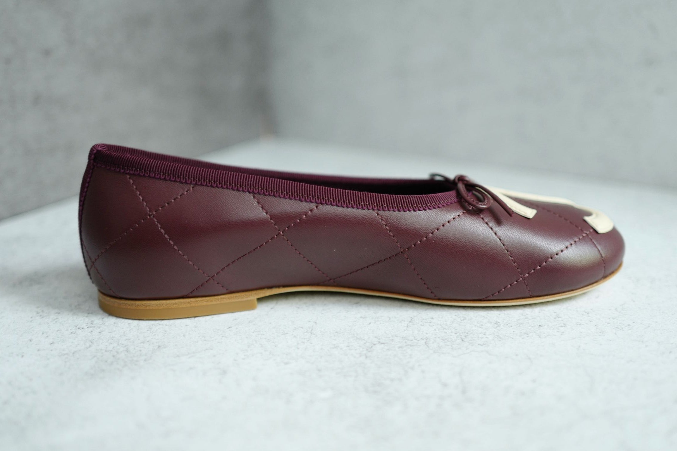 Chanel 26M Coco Beach Ballet Flats Burgundy White Lambskin Size 37