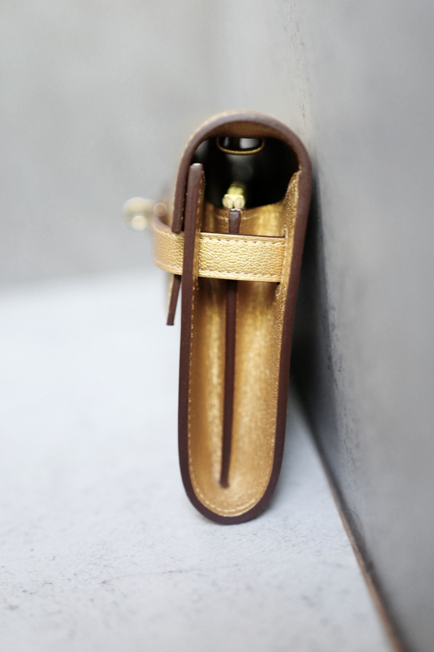 Hermès Kelly Classique To Go Wallet Gold Chamkilight Permabrass Hardware G Stamp