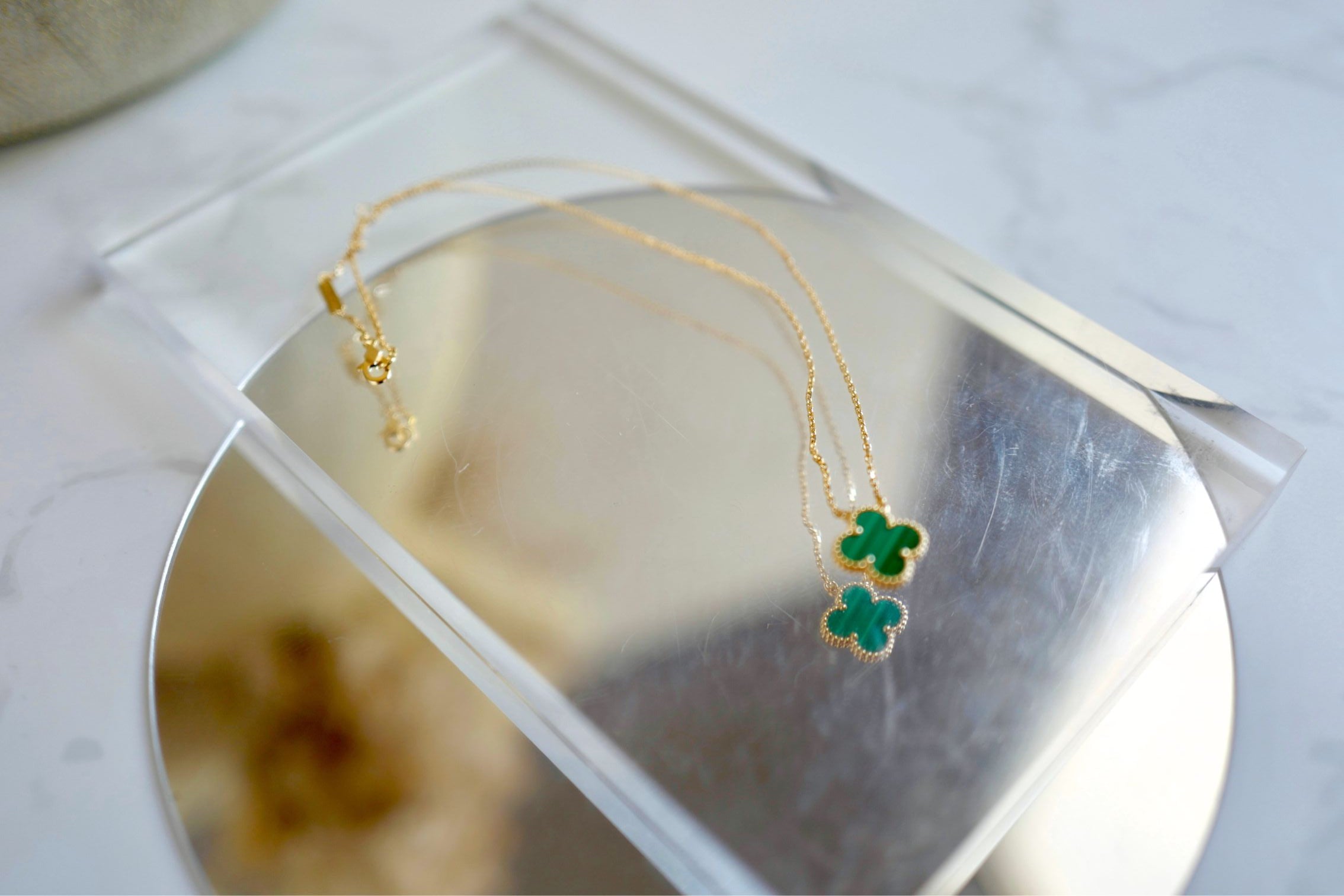 BNIB Van Cleef & Arpels Alhambra Malachite Pendant Necklace in 18K Yellow Gold