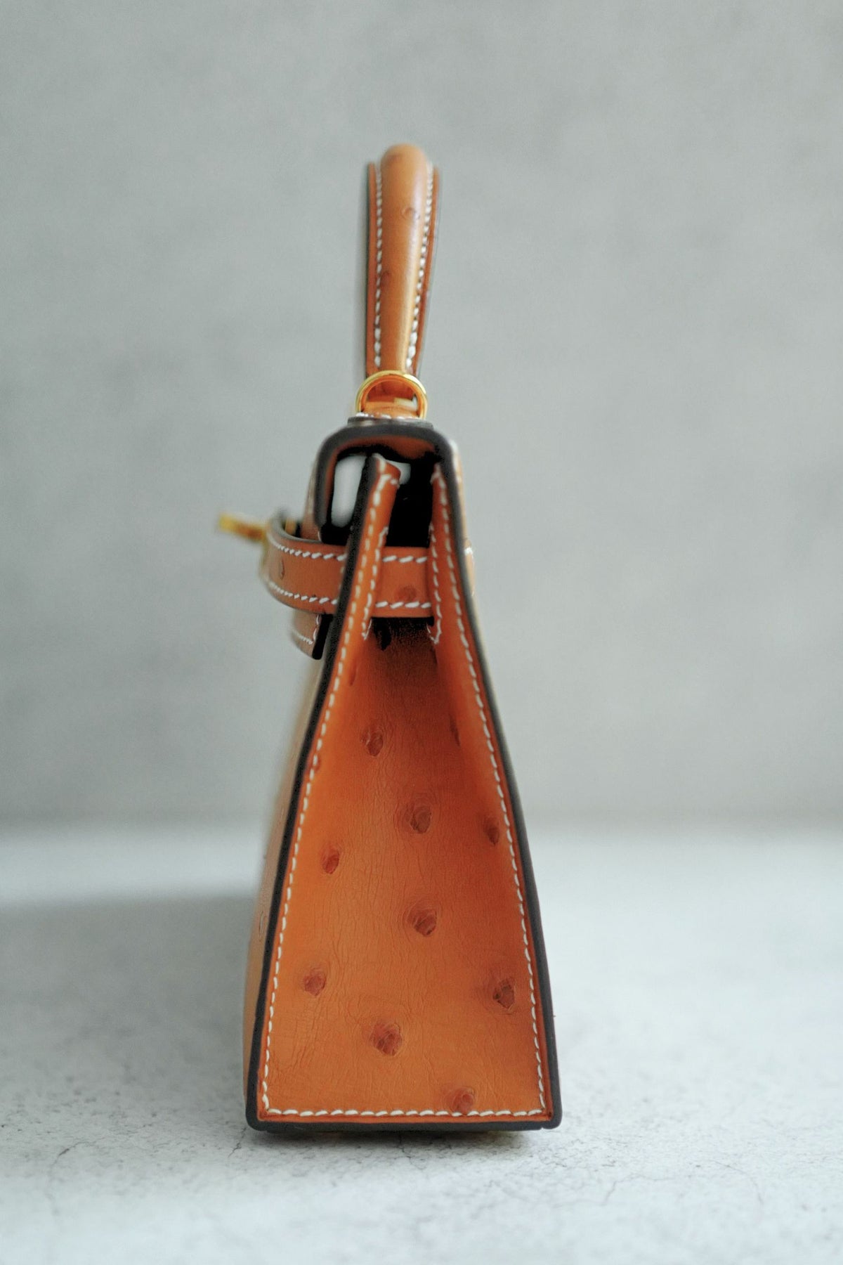 BNIB Hermes Mini Kelly HSS Cognac Ostrich with Craie Stitching GHW G Stamp 2026