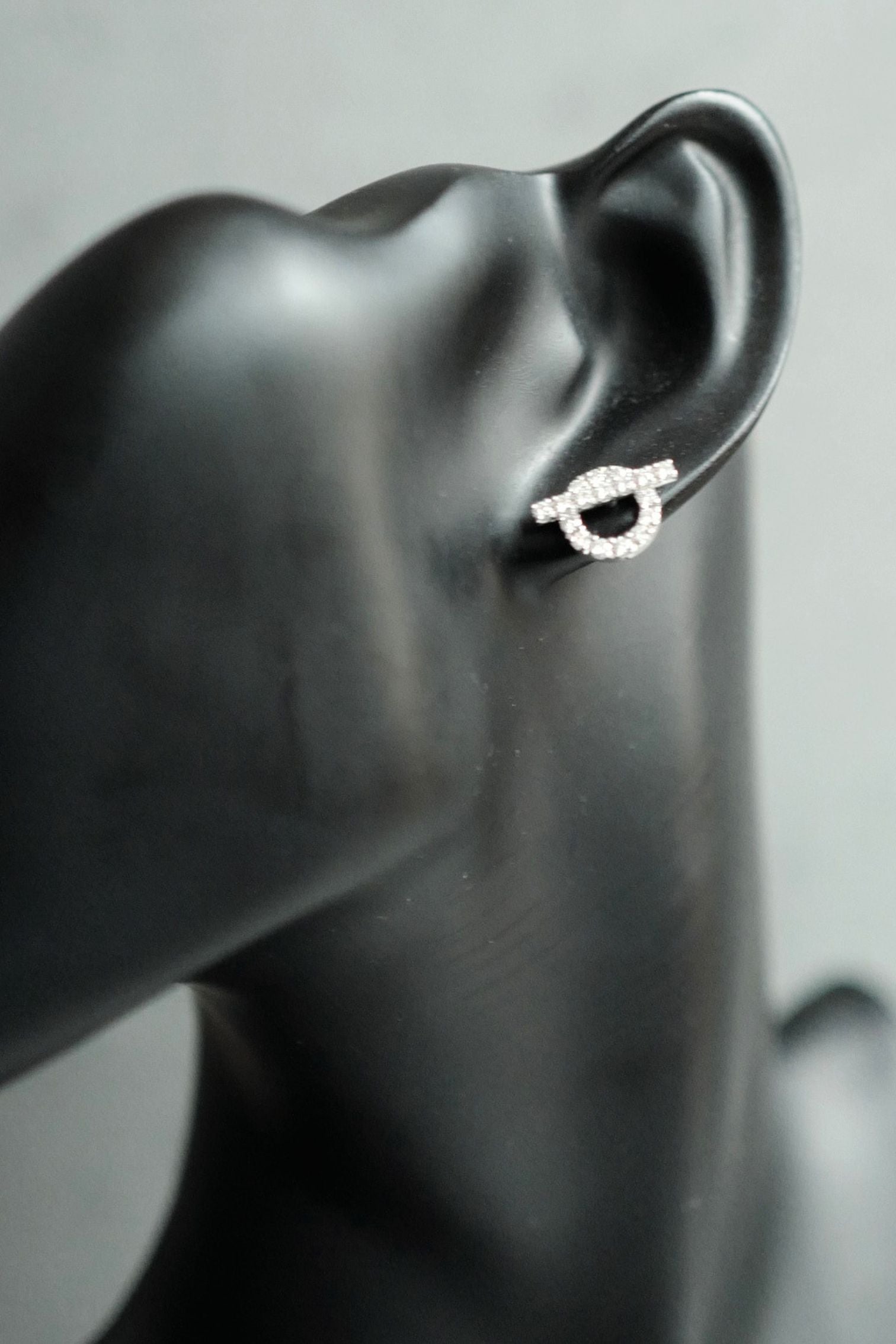 BNIB Hermes Finesse Earrings White Gold With Diamonds $11K Retail