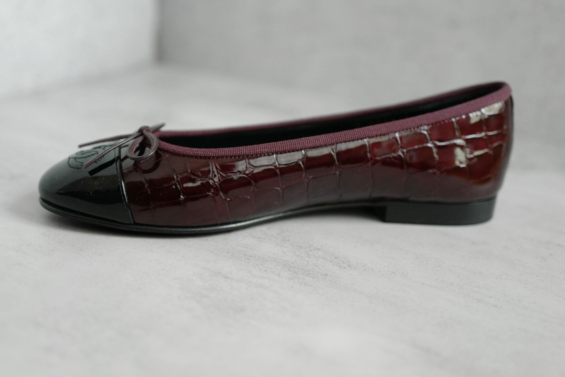 Chanel 26A Ballet Flats Croc Embossed Patent Calfskin Burgundy Black Size 38.5