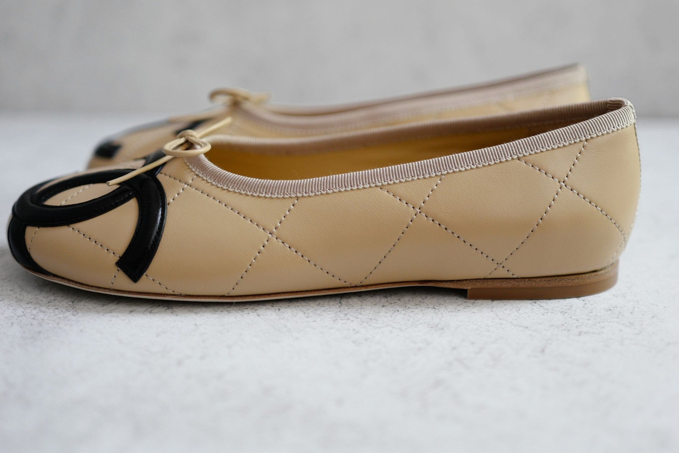 Chanel 26M Coco Beach Ballet Flats Beige Lambskin Size 37.5