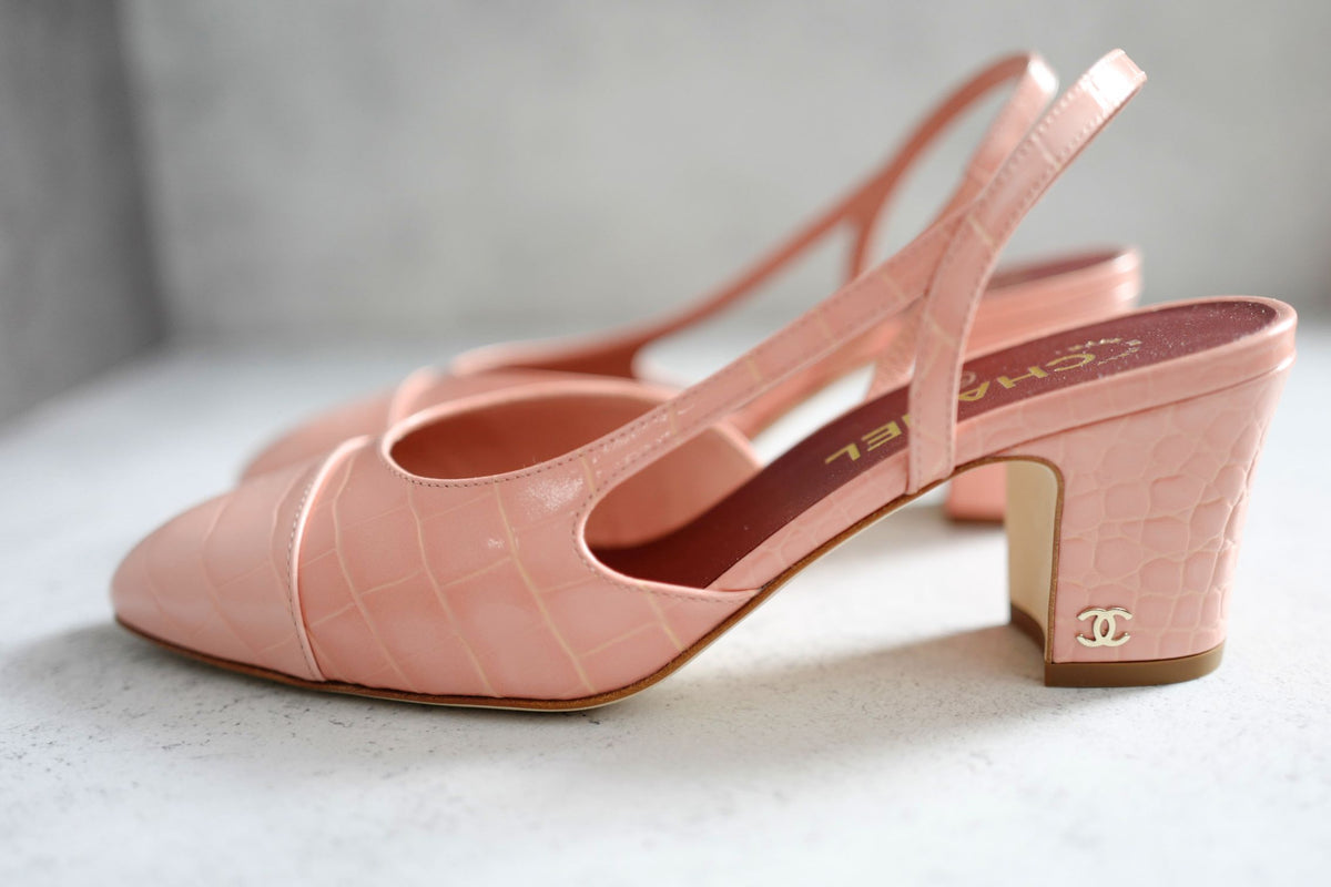 Chanel 26K Slingbacks Heels Rose Clair Croc Embossed Calfskin Size 38