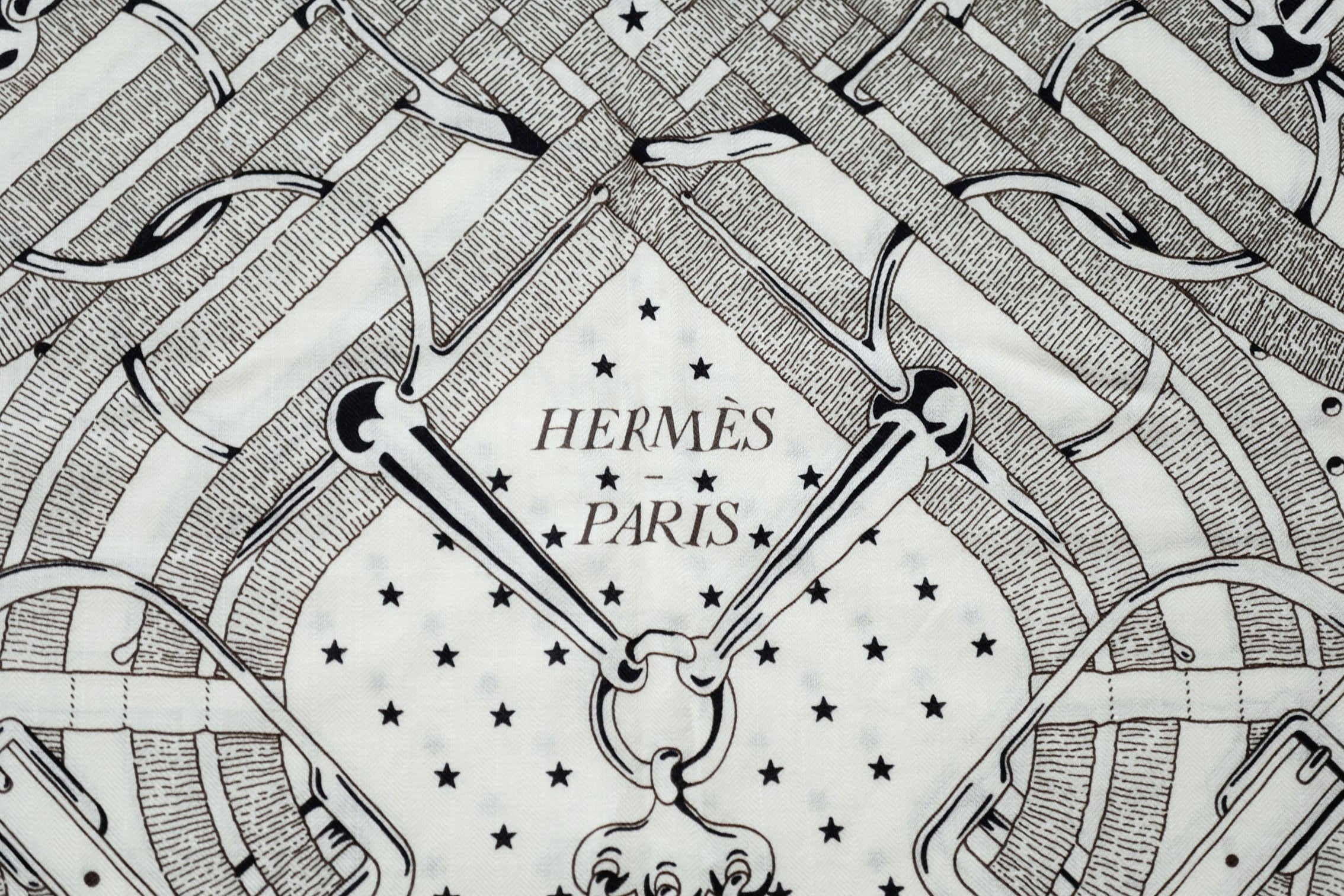 Hermès Mors a Jouets Bandana Shawl 140 Blanc/Bleu Marine/Ébène Cashmere Silk