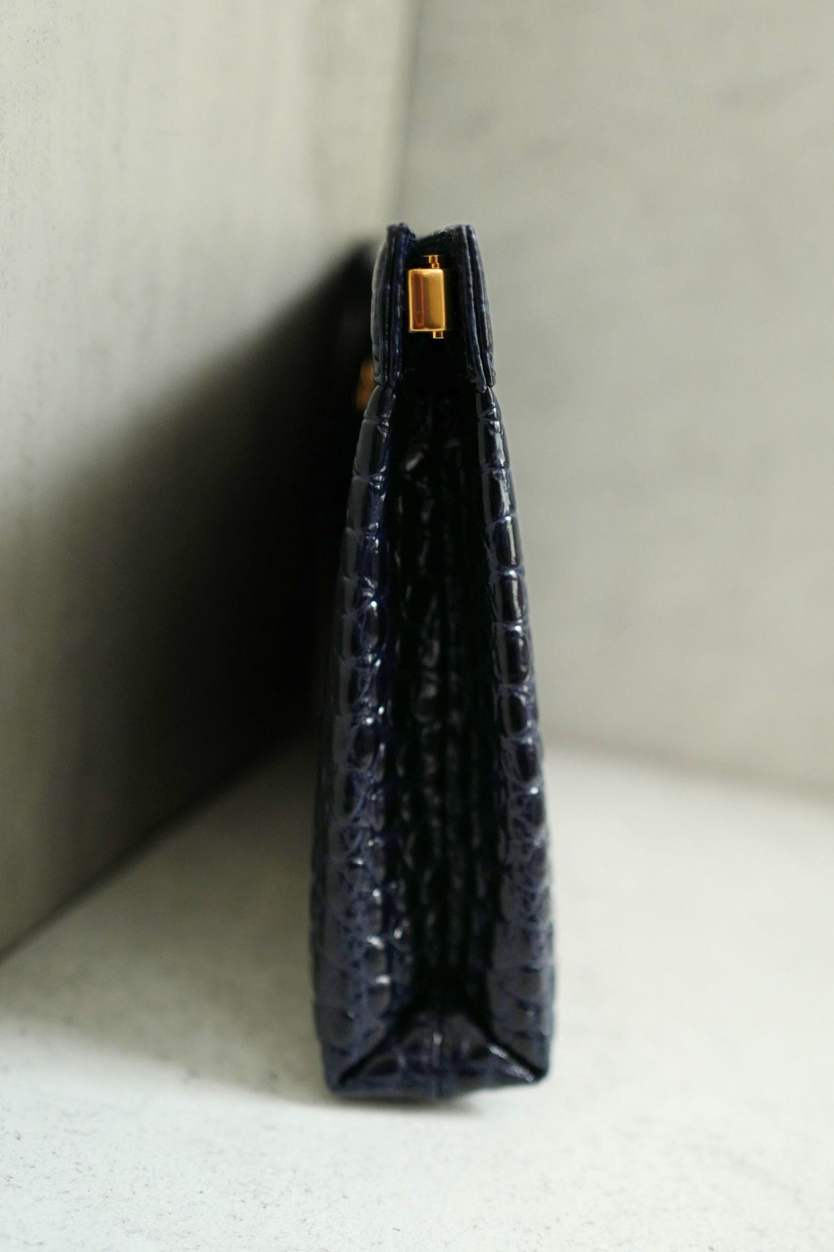 NEW Chanel 26K Clutch Navy Blue Crocodile Embossed Calfskin Leather GHW