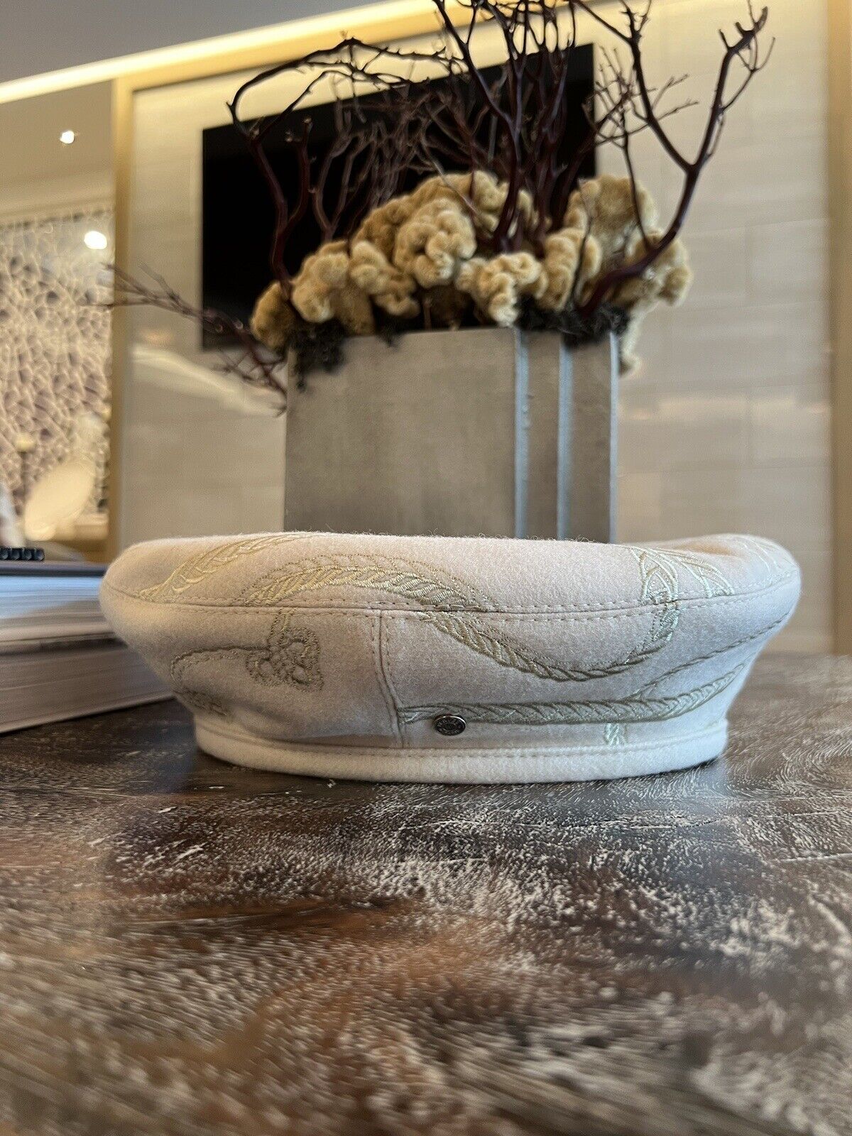 【HERMES】Saint-Honore Seashell beret Saint-Honore Seashell beret | Hermès Canada