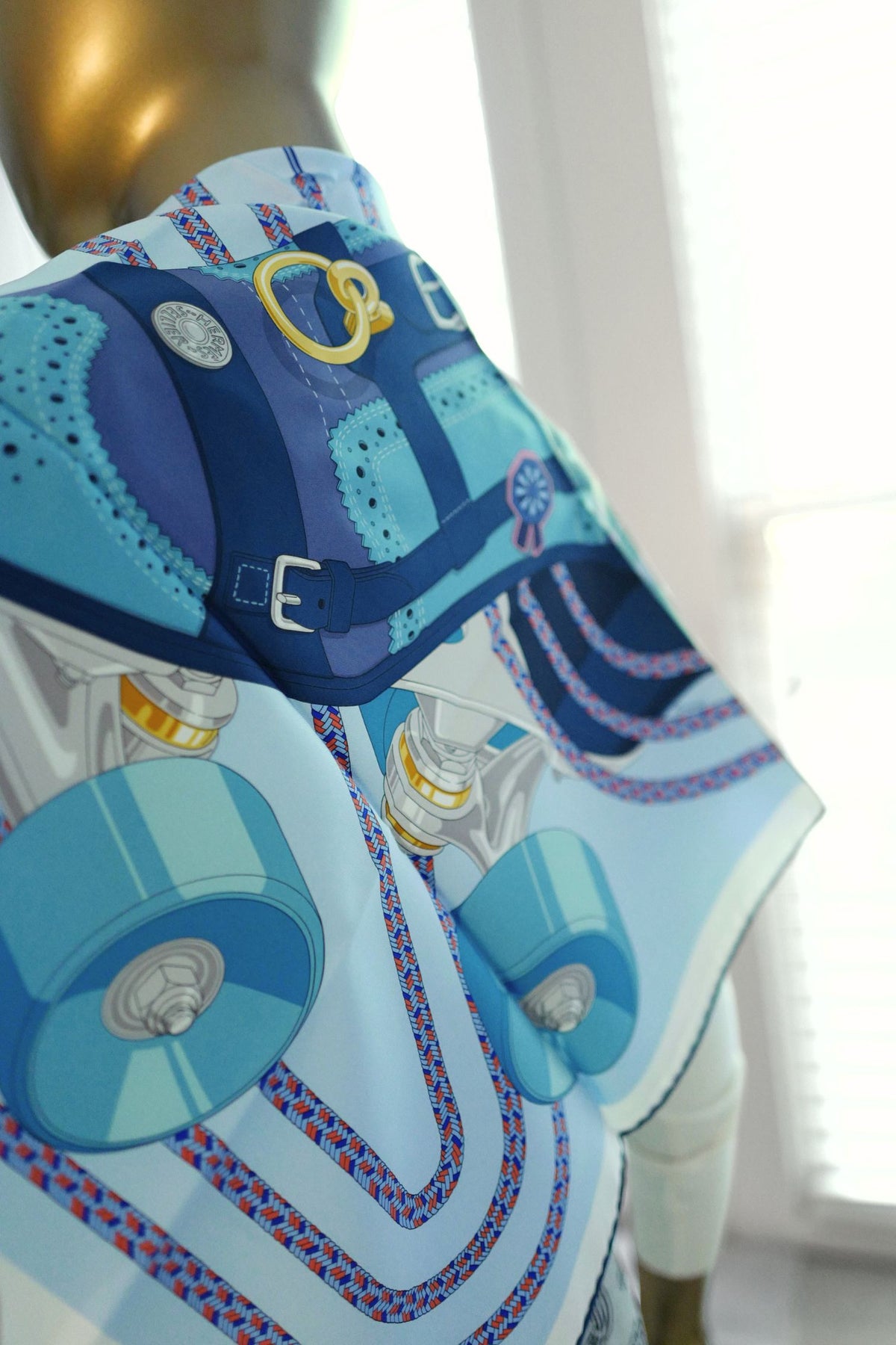 Hermes Derby 2000 Scarf 90 Bleu Ciel / Marine / Vieux Rose 100% Silk
