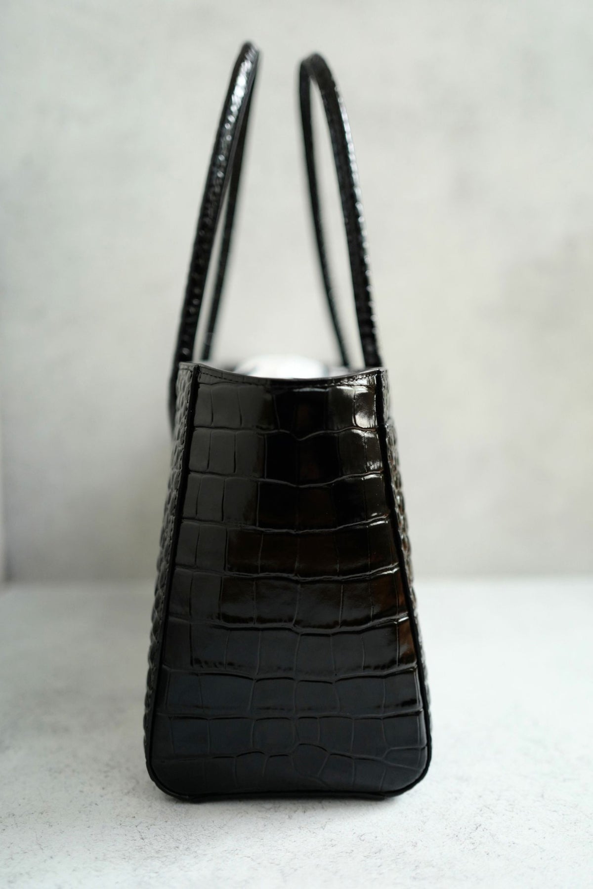NEW Chanel 26K Matthieu Blazy's Small Tote Black Crocodile Embossed Calfskin GHW