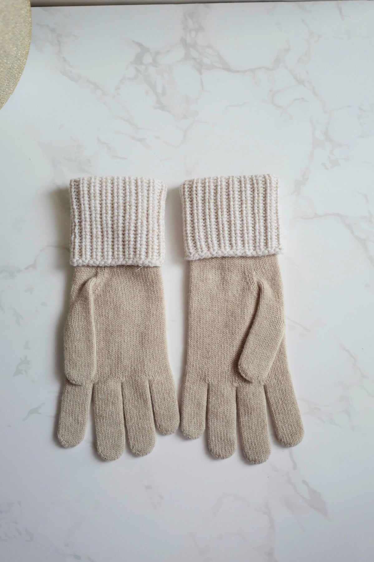 NEW Chanel Fall-Winter 2024/25 Knit Gloves CC Logo