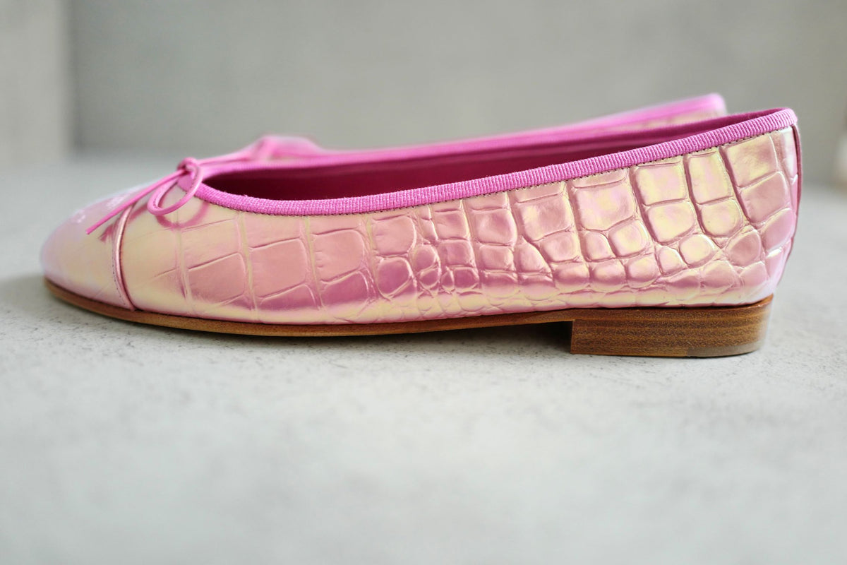 NEW Chanel 26K Matthieu Blazy's Ballet Flats Croc Embossed Calfskin Pink Size 37