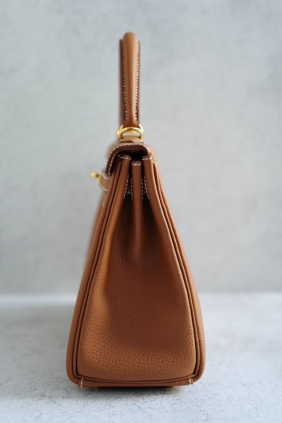 Hermès Kelly 25 Gold Togo Leather Gold Hardware K Stamp