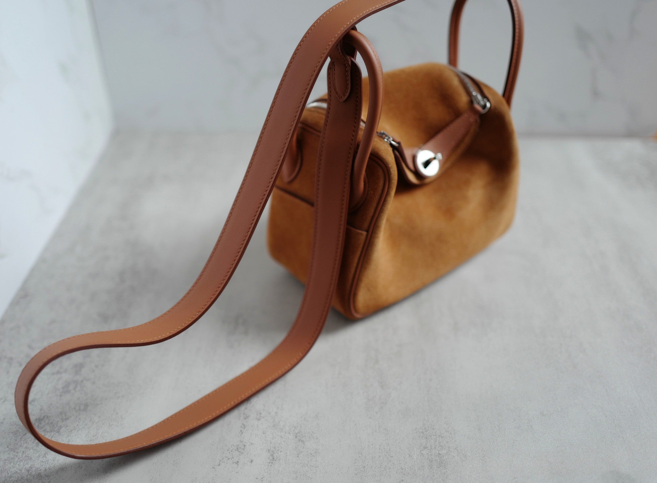 Hermès Mini Lindy II Gold Chamois Swift & Grizzly Leather with PHW K Stamp (2025)