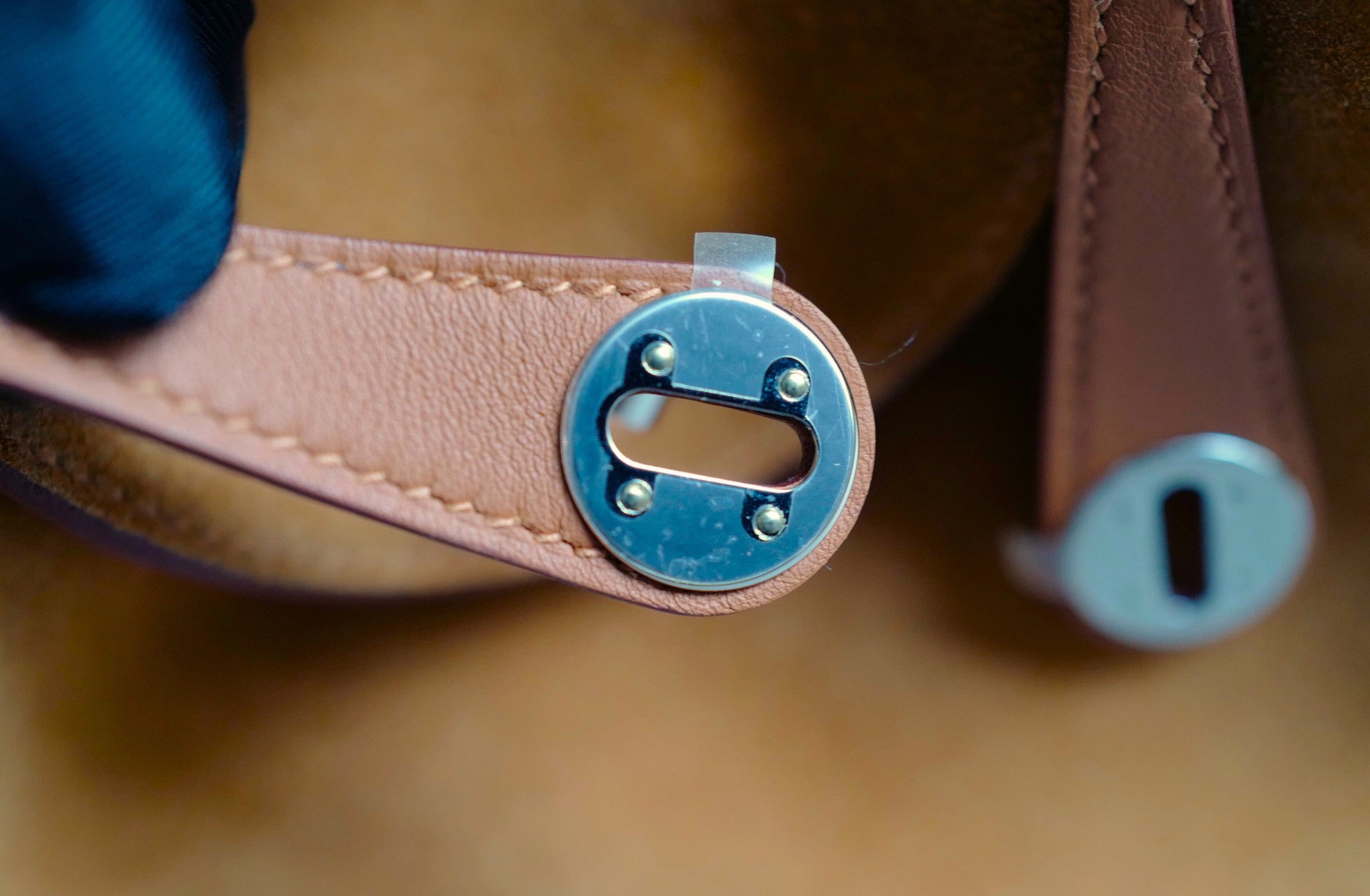 Hermès Mini Lindy II Gold Chamois Swift & Grizzly Leather with PHW K Stamp (2025)