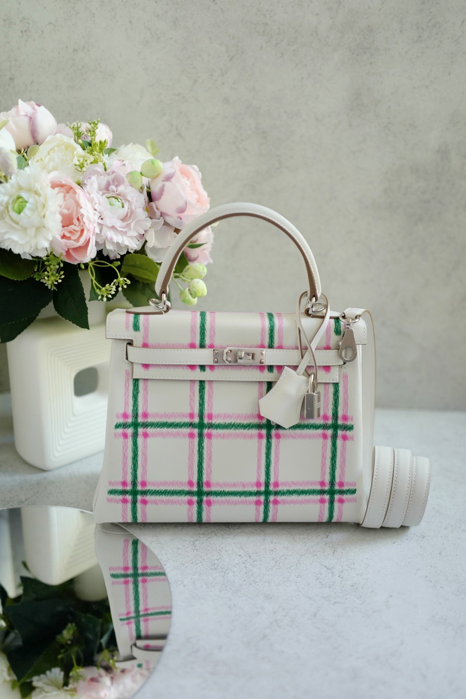 BNIB Hermès Kelly 25 Sellier Tartan Pattern White Leather Handbag With Palladium Hardware