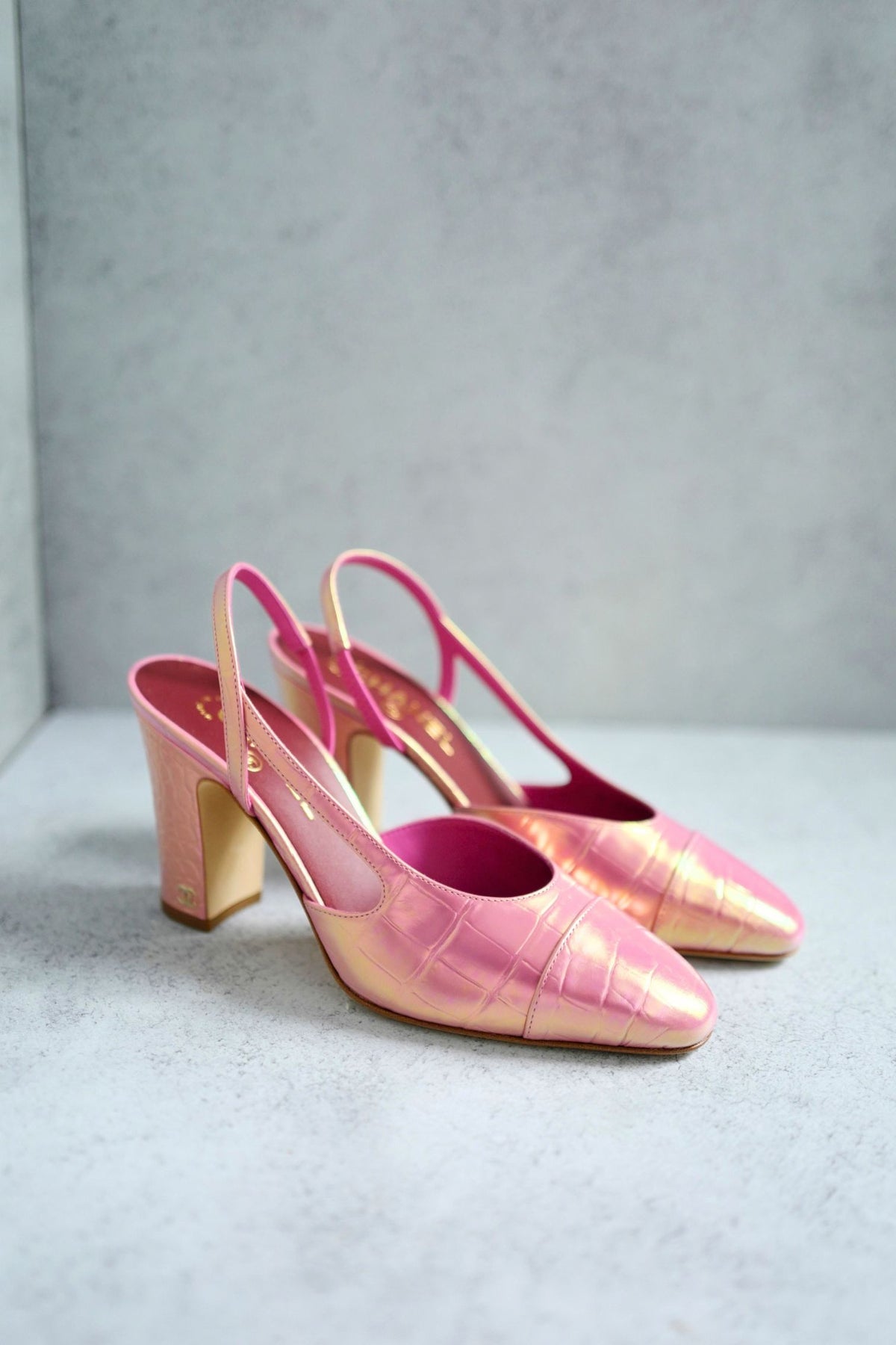 Chanel 26K Matthieu Blazy's Sling Backs Croc Embossed Calfskin Pink Size 38