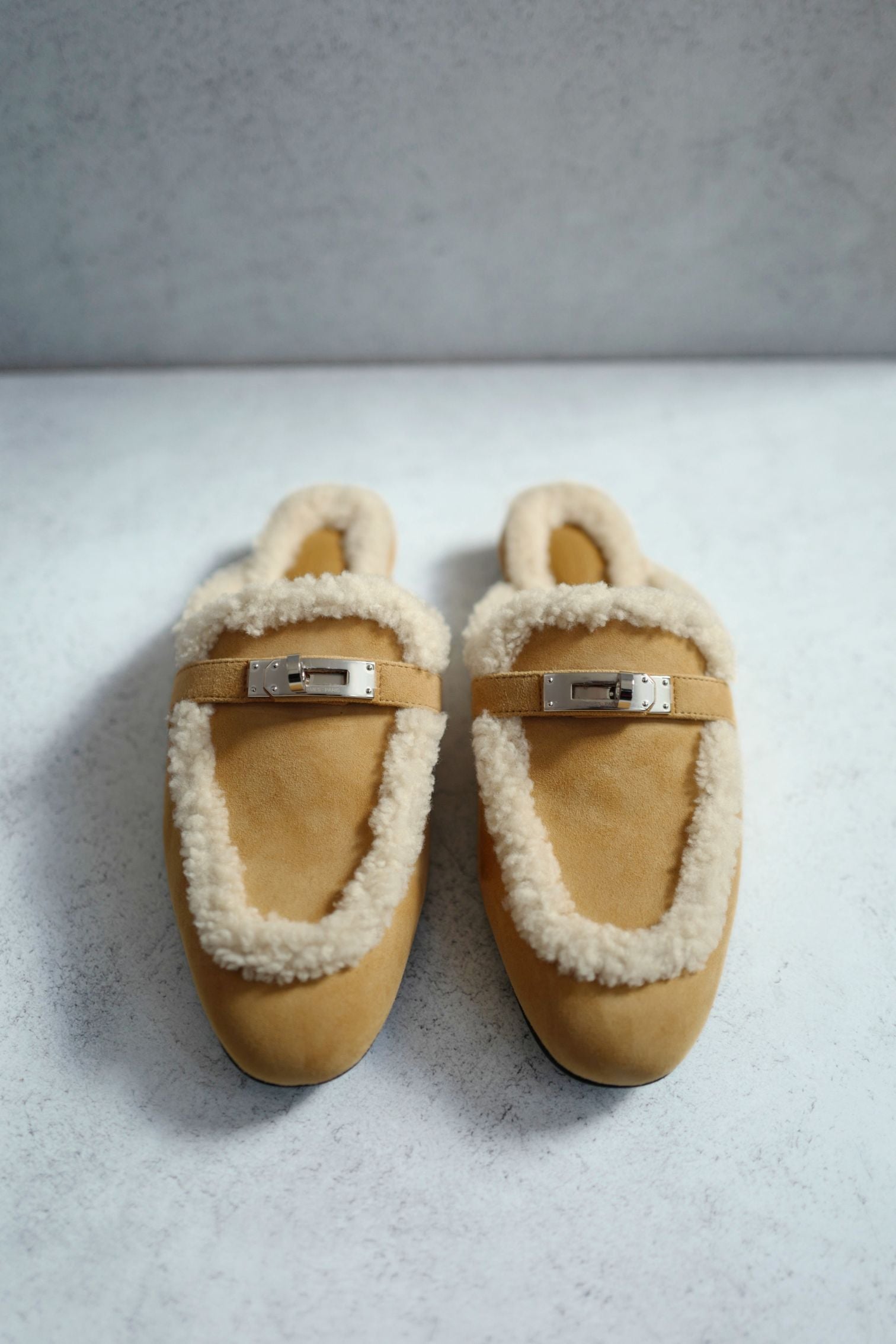 BNIB Hermes Oz Mule Shearling Miel / Ecru Suede Palladium Hardware size 38