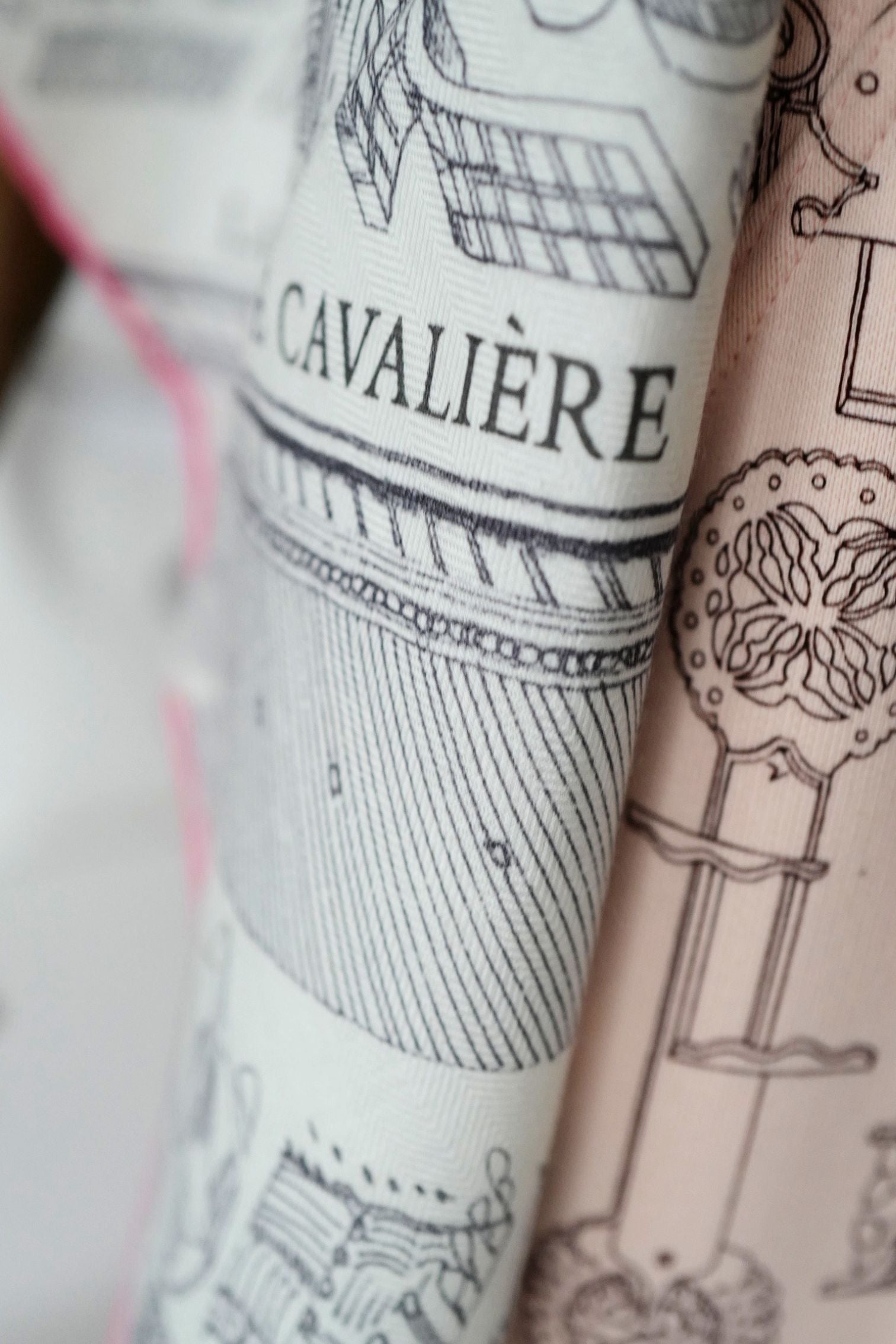 Hermès La Nouvelle Cite Cavaliere Shawl 140 Blanc/Gris/Rose Cashmere Silk
