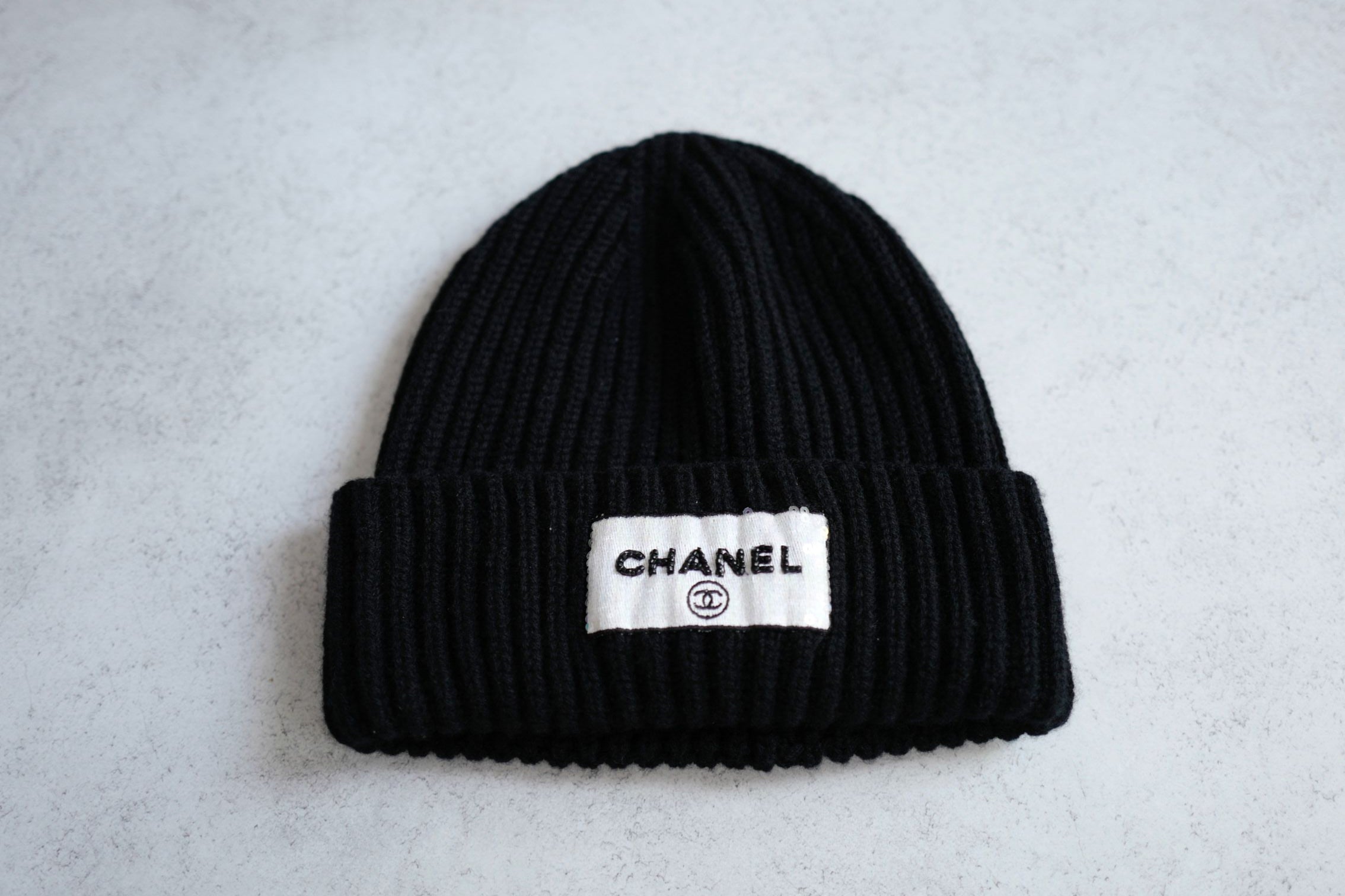 Chanel Black Cashmere Beanie Sequin CHANEL Logo Hat New 23