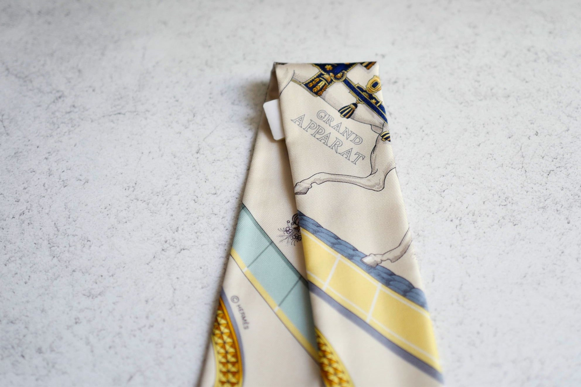 Hermès Twilly Grand Apparat Scarf Ivoire Marine Rose 100% Silk Twill