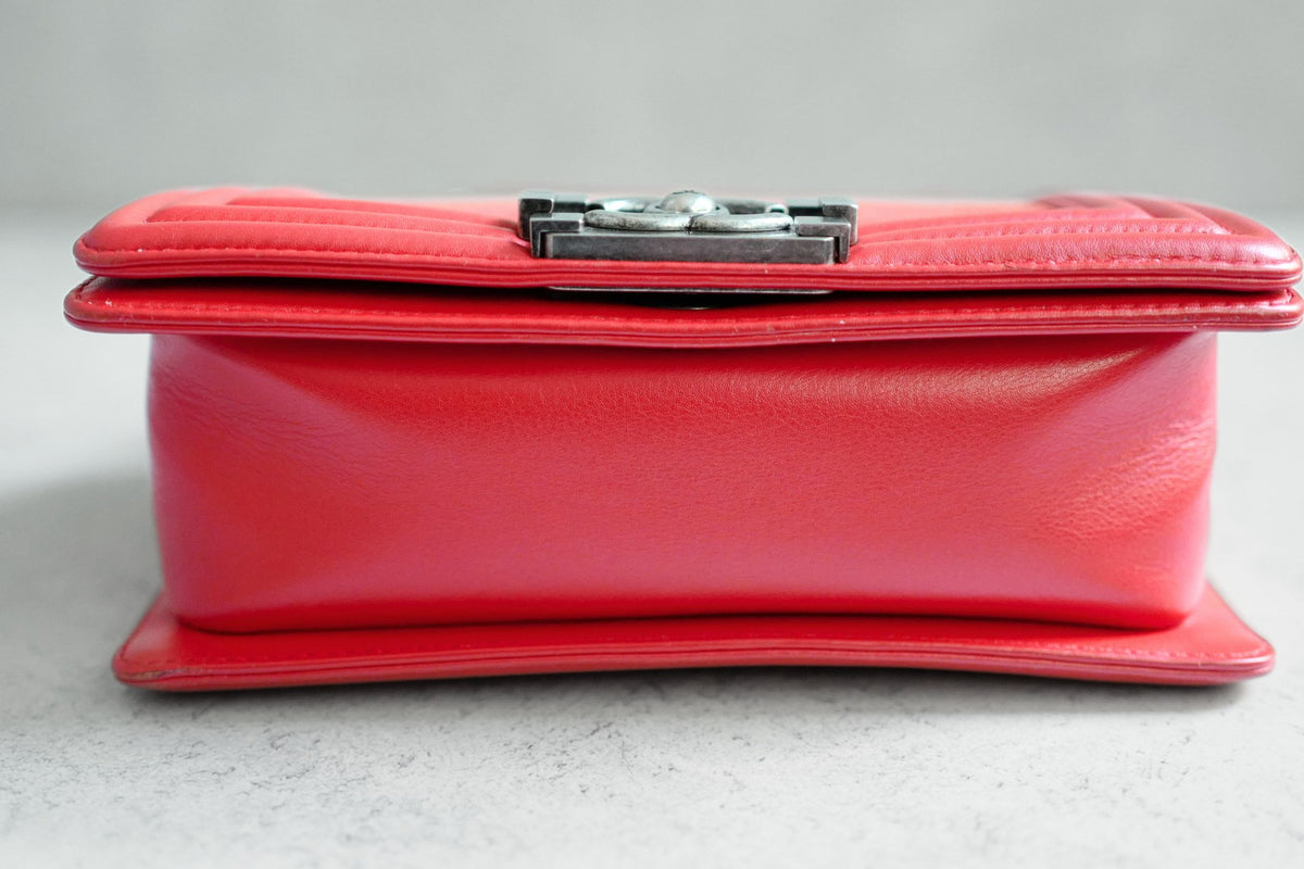 Preloved Chanel Boy Red Small In Stingray Ruthenium HW Limited Edition #18