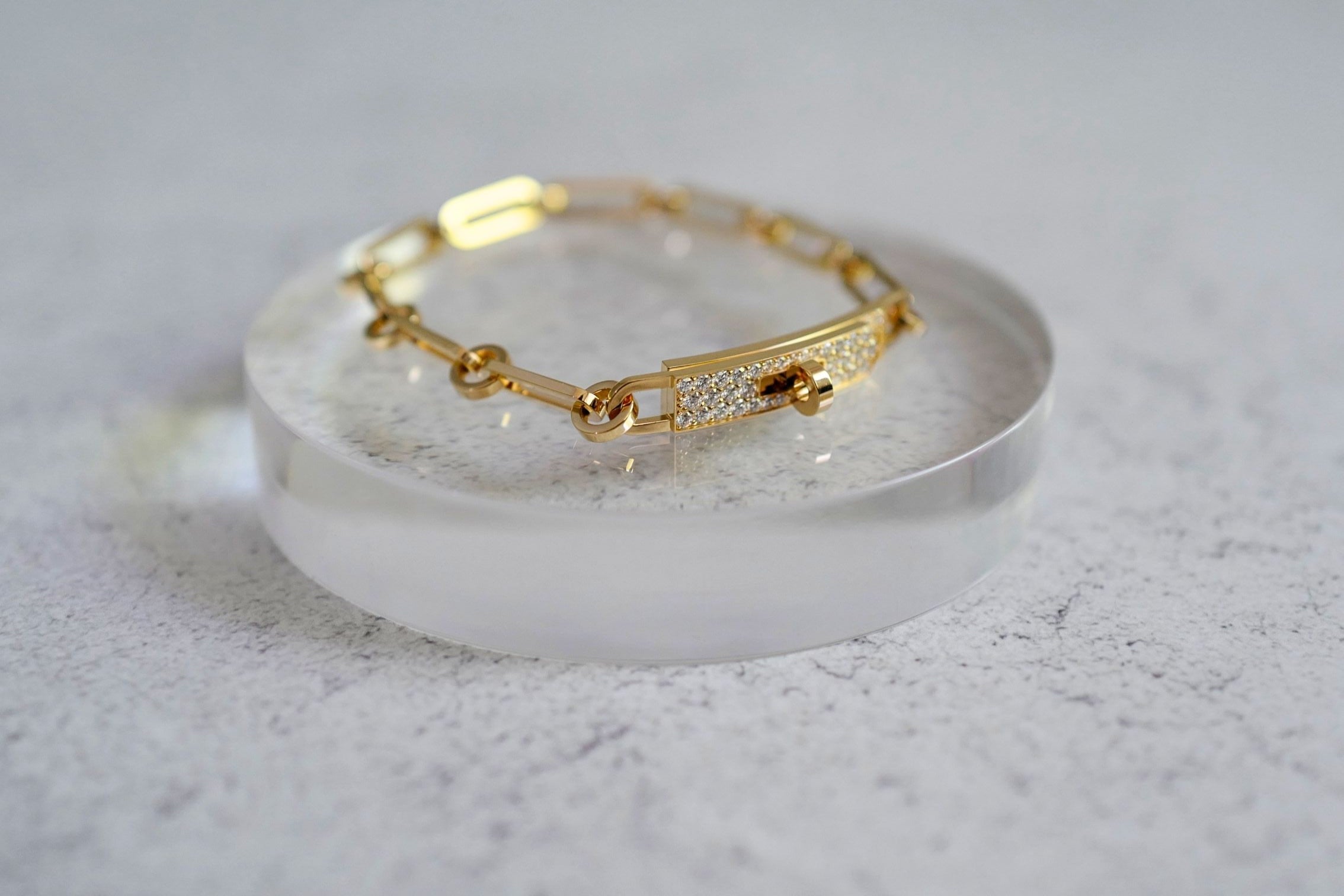 Hermès Kelly Chaine Bracelet Small Size 18K Yellow Gold 41 Diamonds Size 150