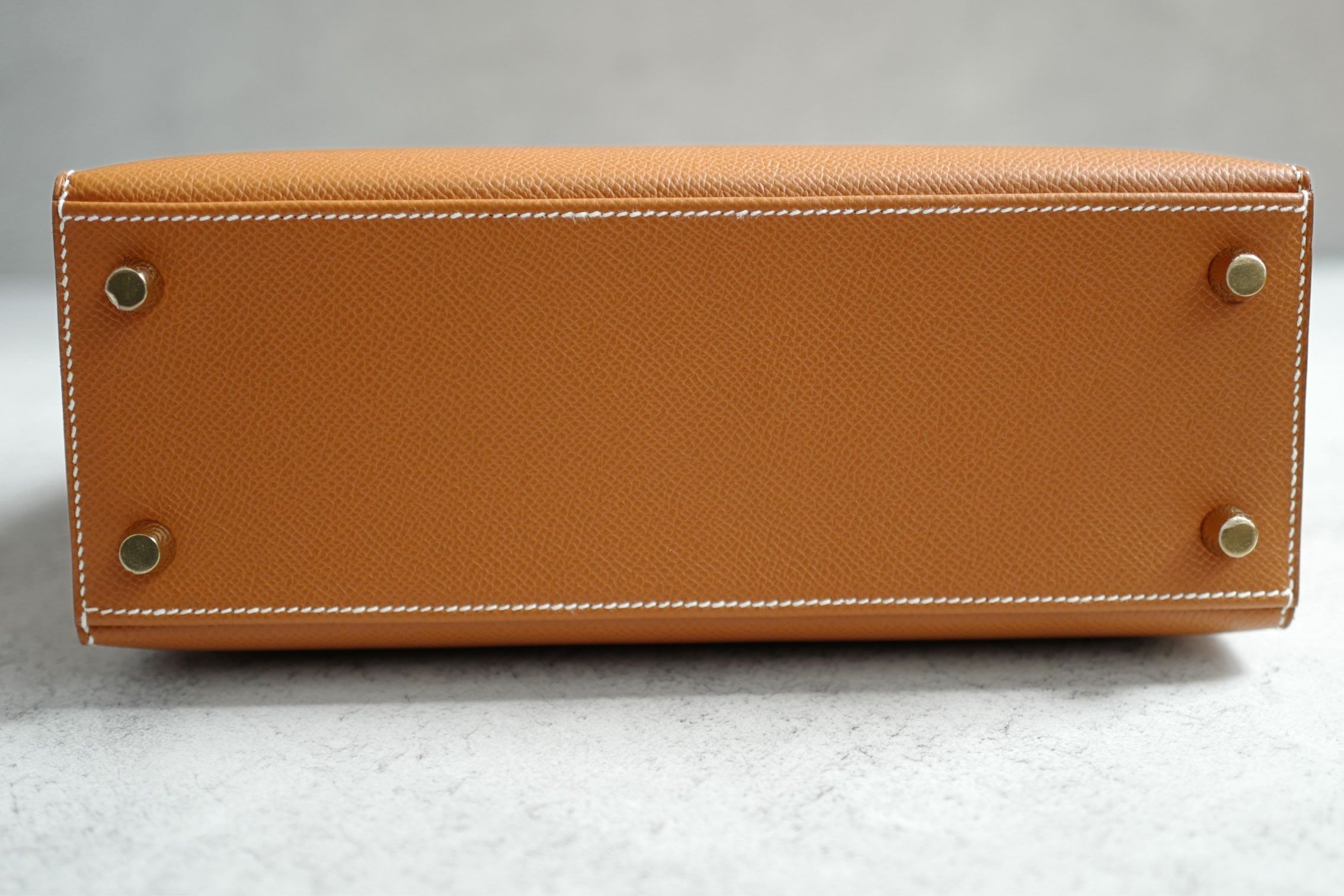NEW Hermes Kelly 25 Gold Epsom Sellier Gold Hardware G Stamp 2026