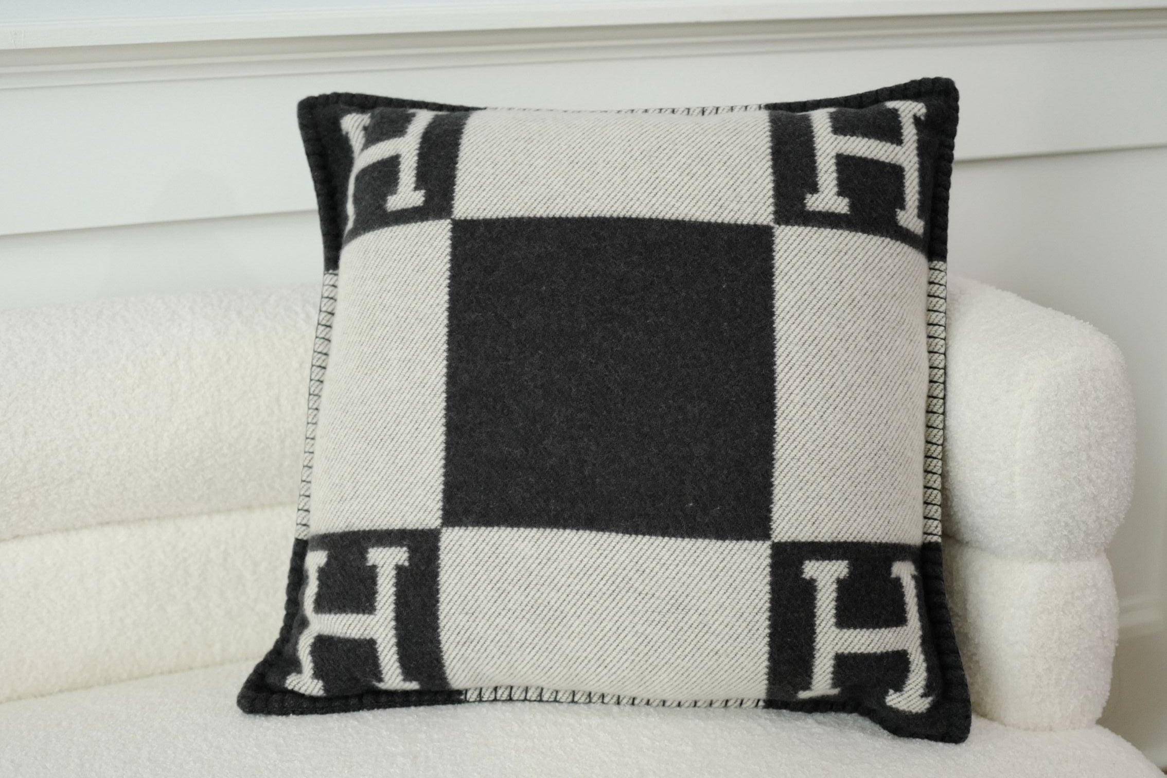 NEW Hermes Avalon Pillow  Small Model Ecru Gris Foncé Jacquard Wool Cashmere