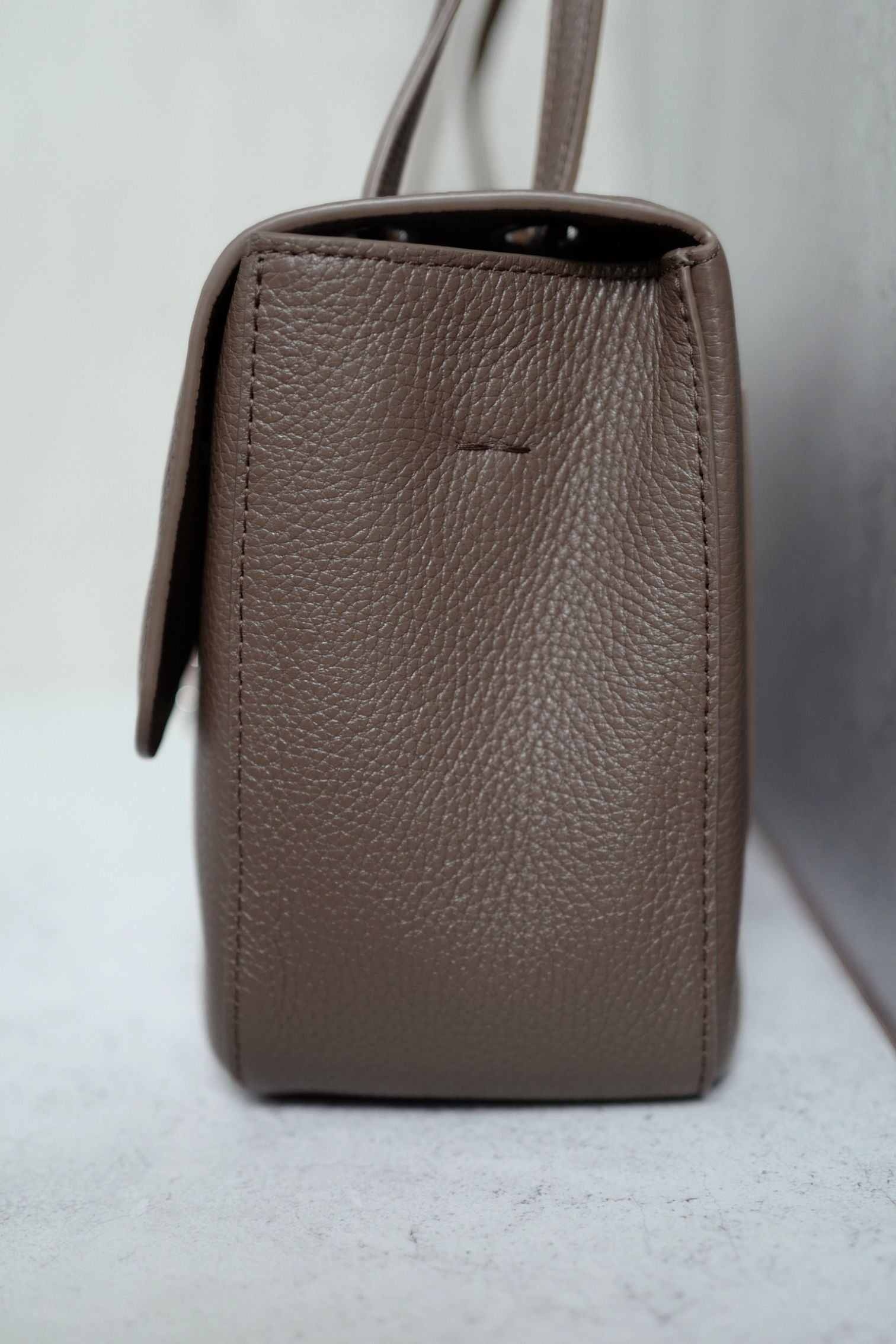Chanel 26S Matthieu Blazy Maxi 32 Flapbag Light Brown Grained Calfskin Silver HW