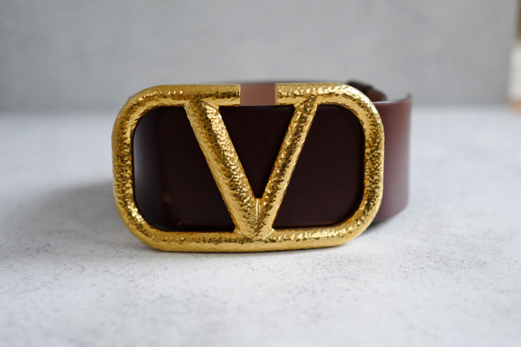 Valentino Vlogo Hammered Buckle Reversible Wide Signature Belt Burgundy/Blush