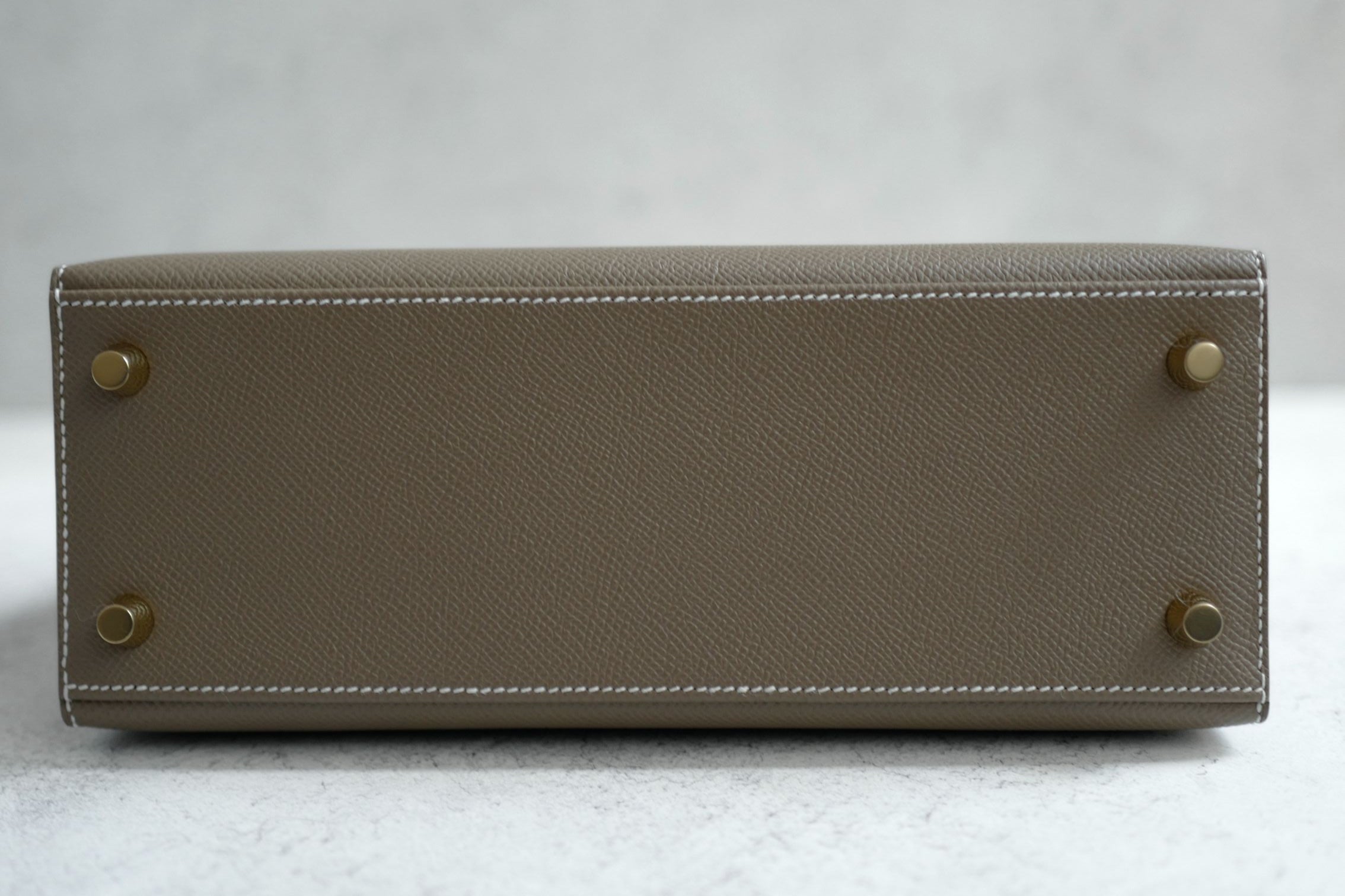 BNIB Hermes Kelly 25 Etoupe Epsom Sellier Gold Hardware G Stamp 2026