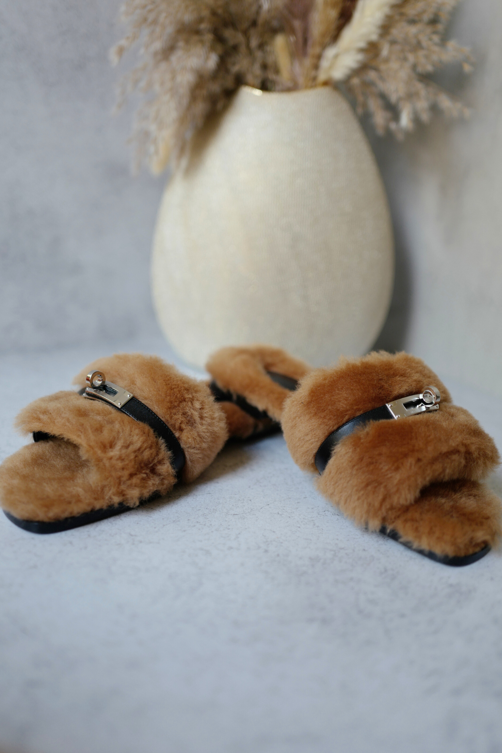 BNIB Hermès Giulia Sandals Shearling & Calfskin Naturel/Noir Palladium 38.5