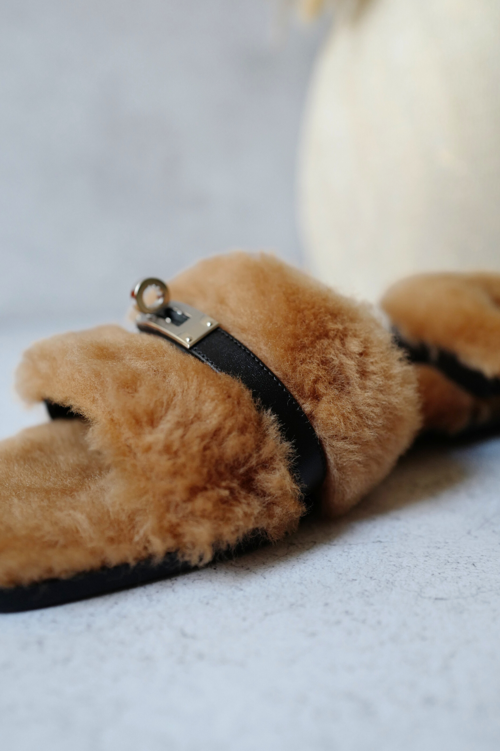 BNIB Hermès Giulia Sandals Shearling & Calfskin Naturel/Noir Palladium 38.5
