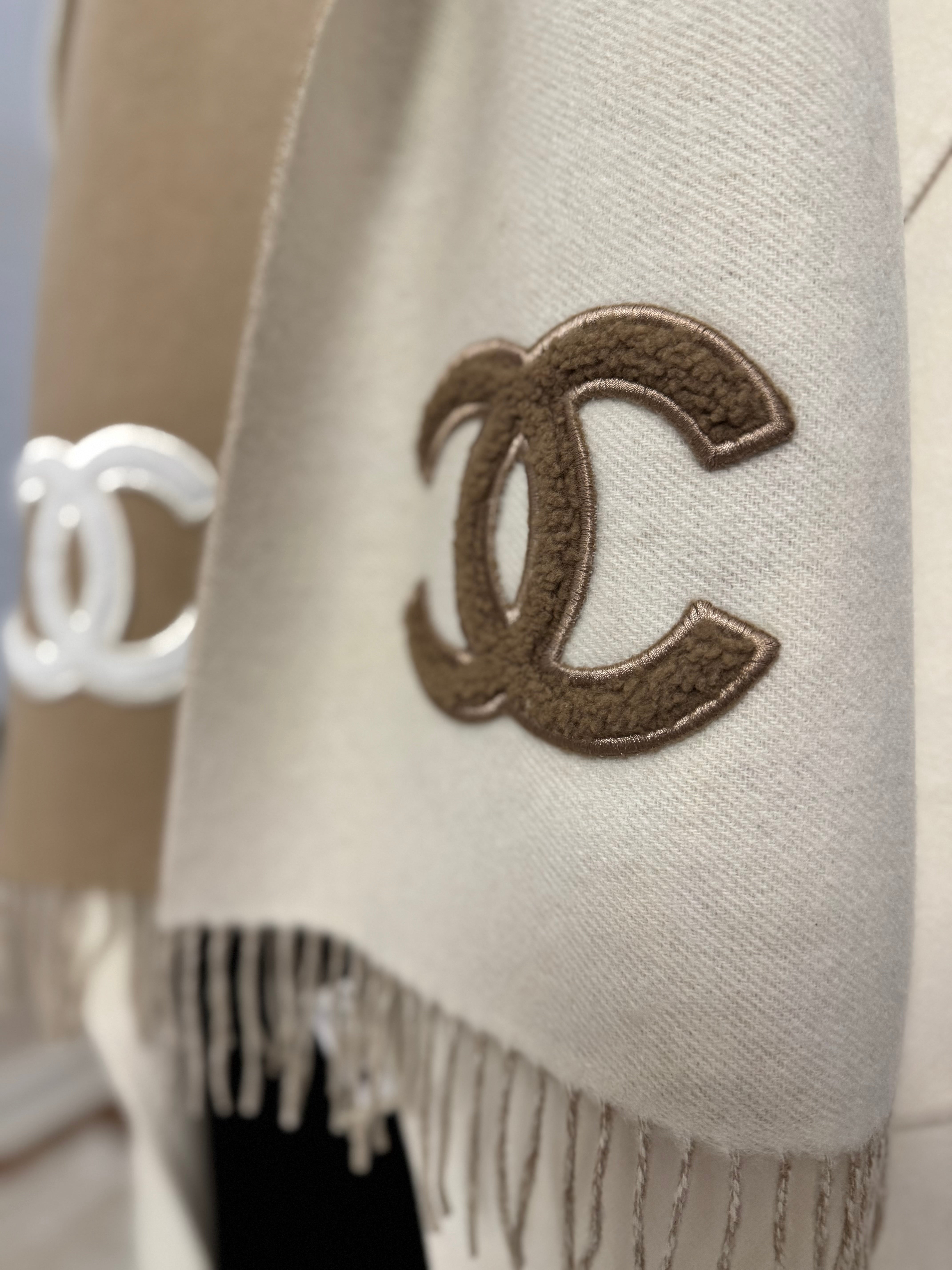 NEW Chanel 24K Coco Neige Cashmere & Shearling Lambskin Shawl in Beige & Ecru