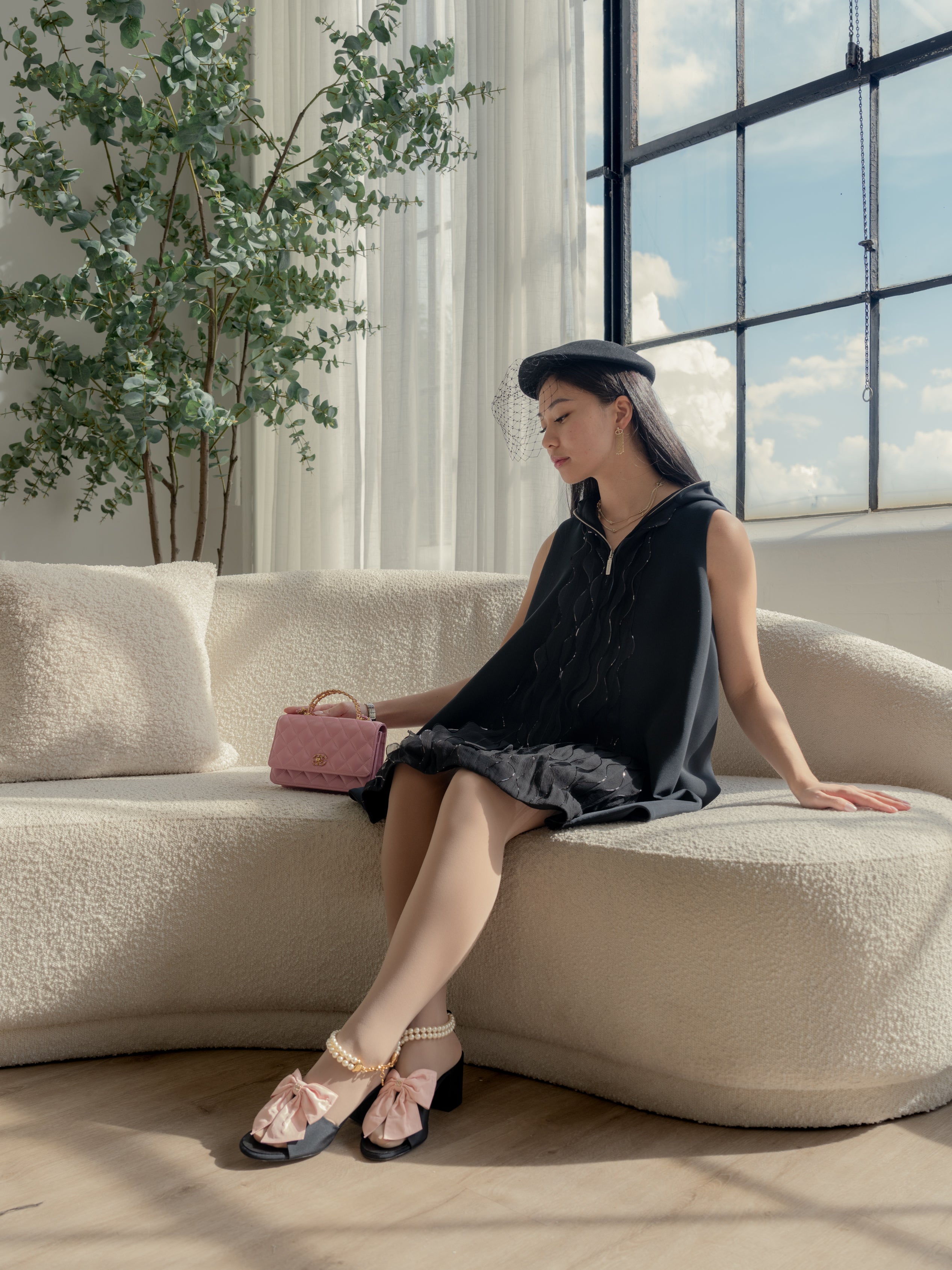 Chanel ヒール　薄いピンク　37 CHANEL Suede Cap Toe CC Slingback Pumps 37 Light Pink Coral