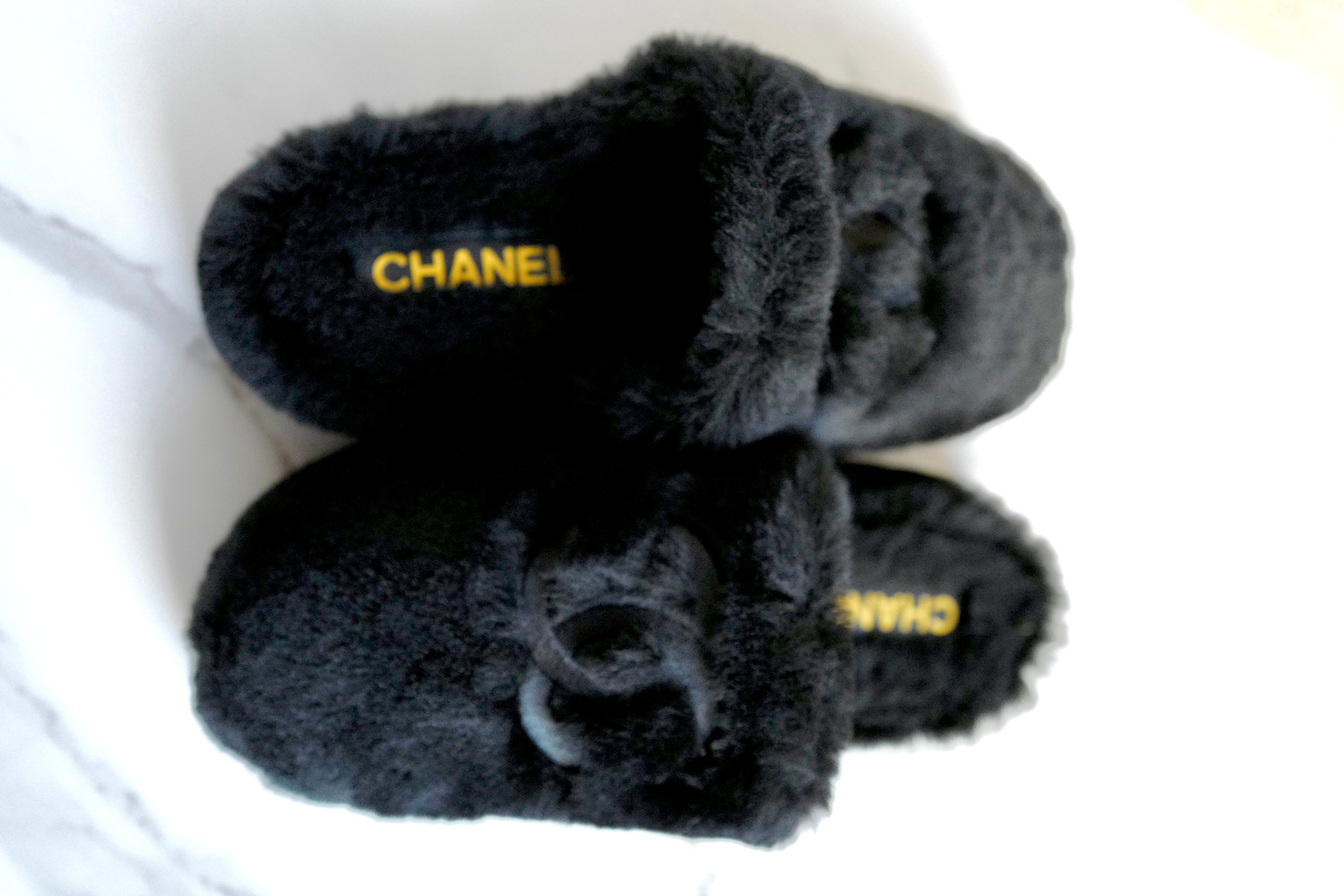 NEW Chanel 24B Mules Shearling in Black with Pouch Size 37