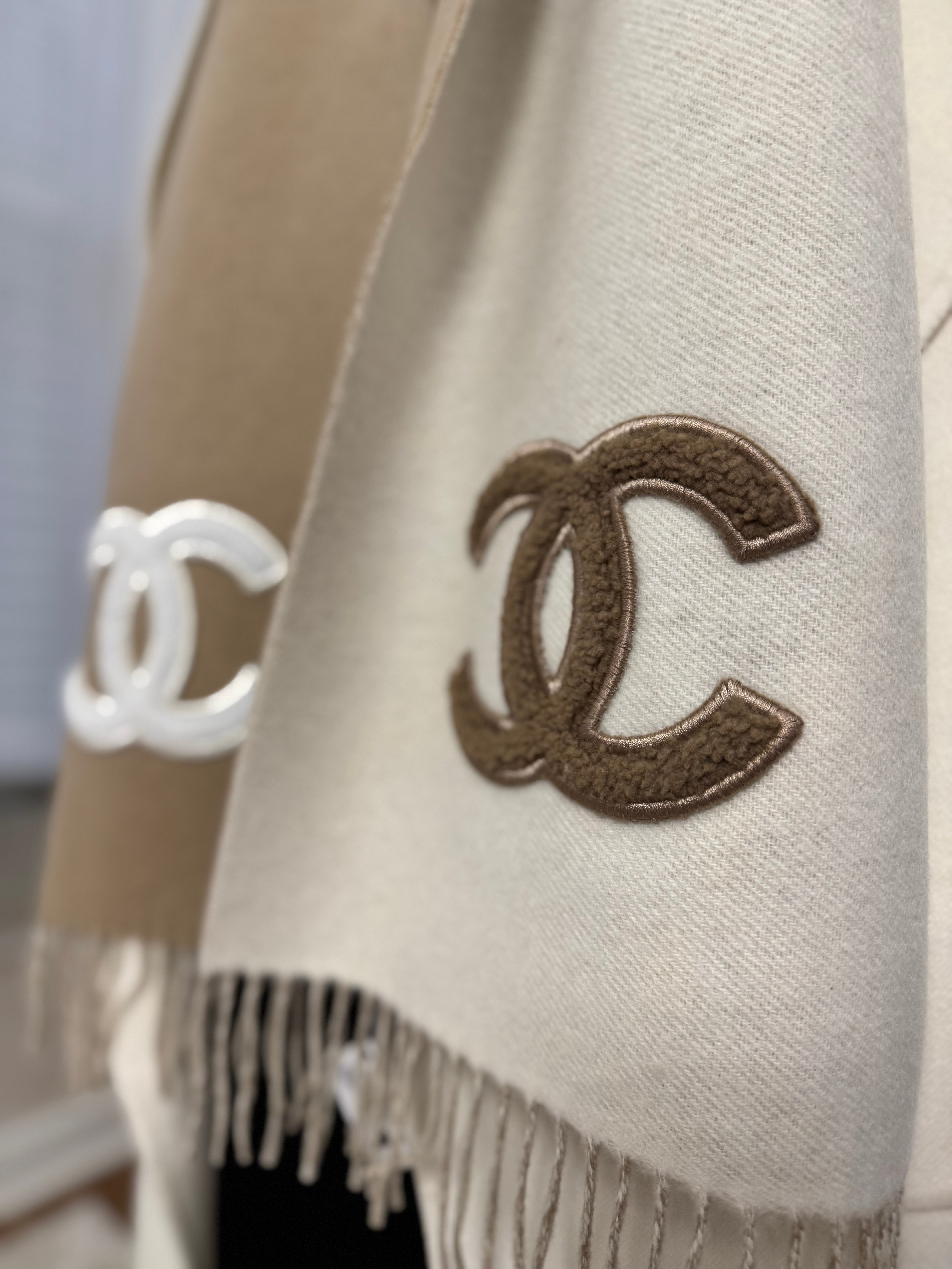 NEW Chanel 24K Coco Neige Cashmere & Shearling Lambskin Shawl in Beige & Ecru