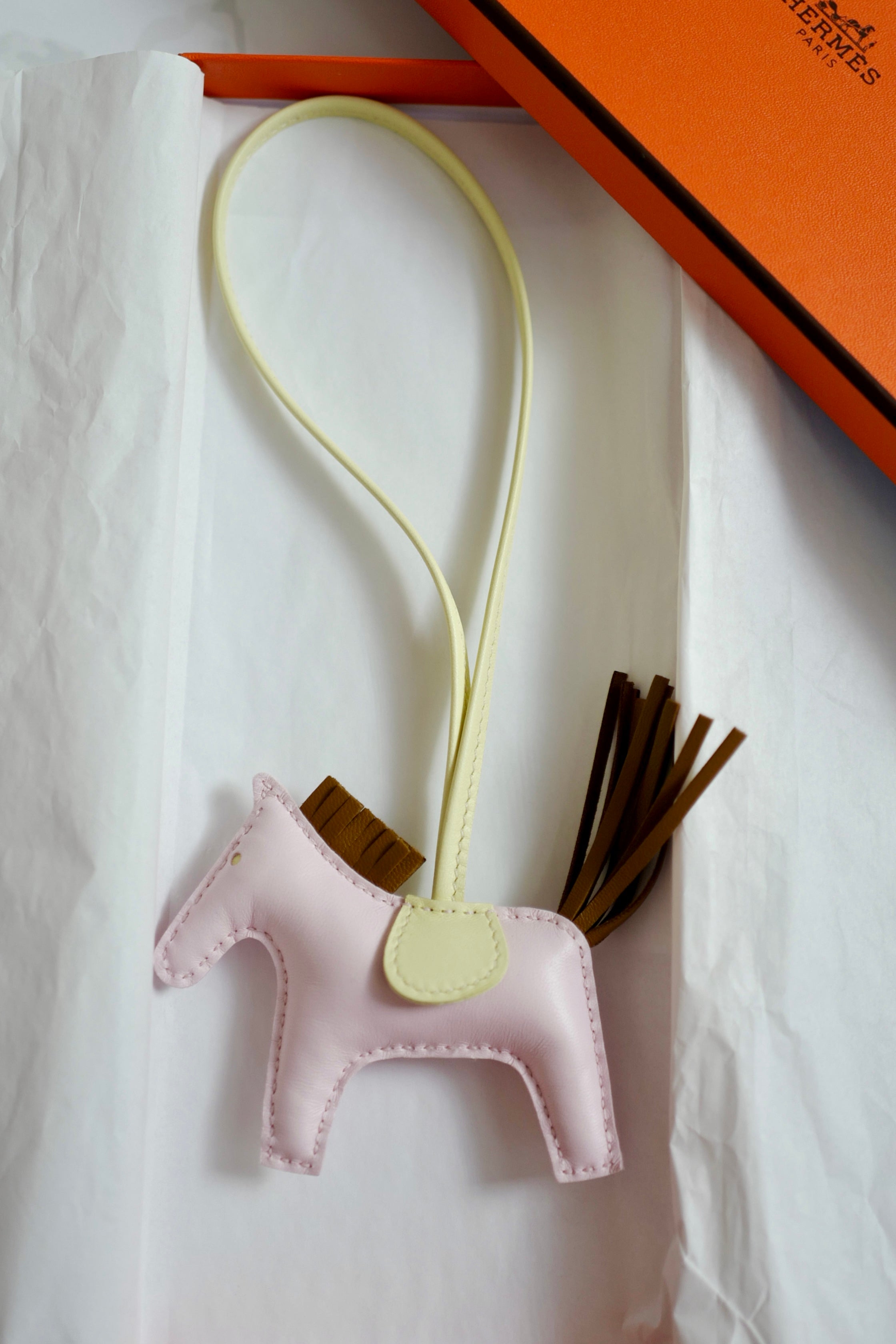 BNIB Hermes Rodeo PM Agneau Milo Rose Darling/Jaune Milton/Kraft