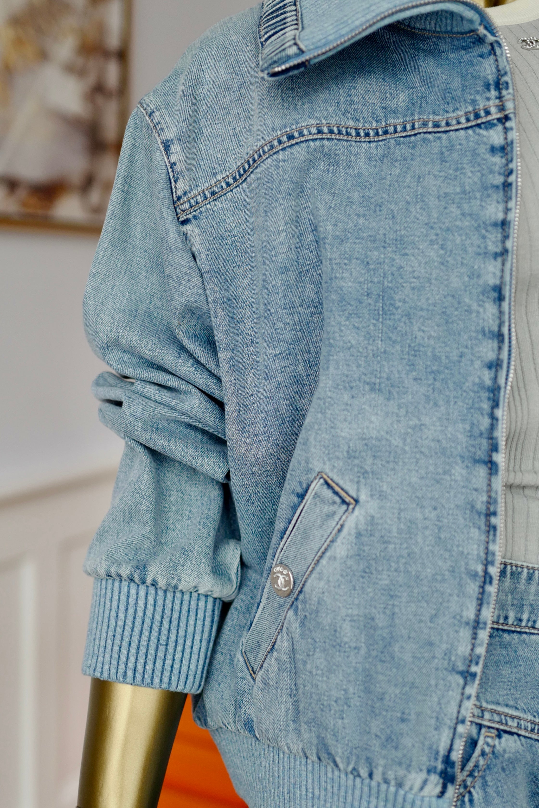 ココビーチ 25S◆送料込【CHANEL】ジャケット 刺繍デニム ブルー Chanel Coco Beach 2025 Collection Embroidered Denim Jacket