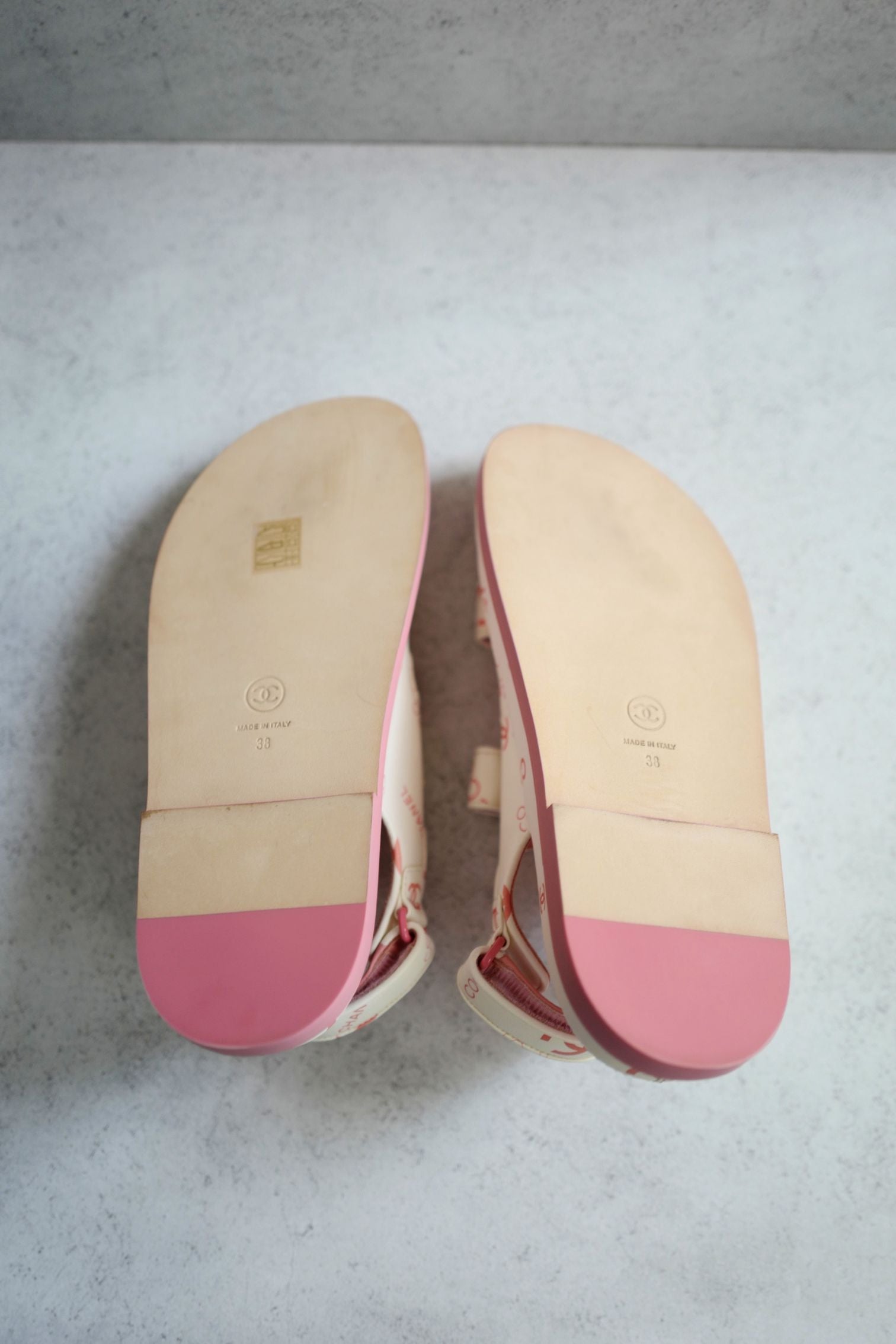 BNIB Chanel Dad Sandal 23A Monogram CC Logo In White/Pink Pink CC Logo Socks