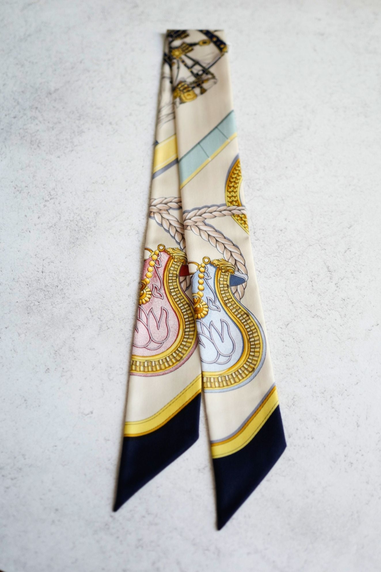 Hermès Twilly Grand Apparat Scarf Ivoire Marine Rose 100% Silk Twill