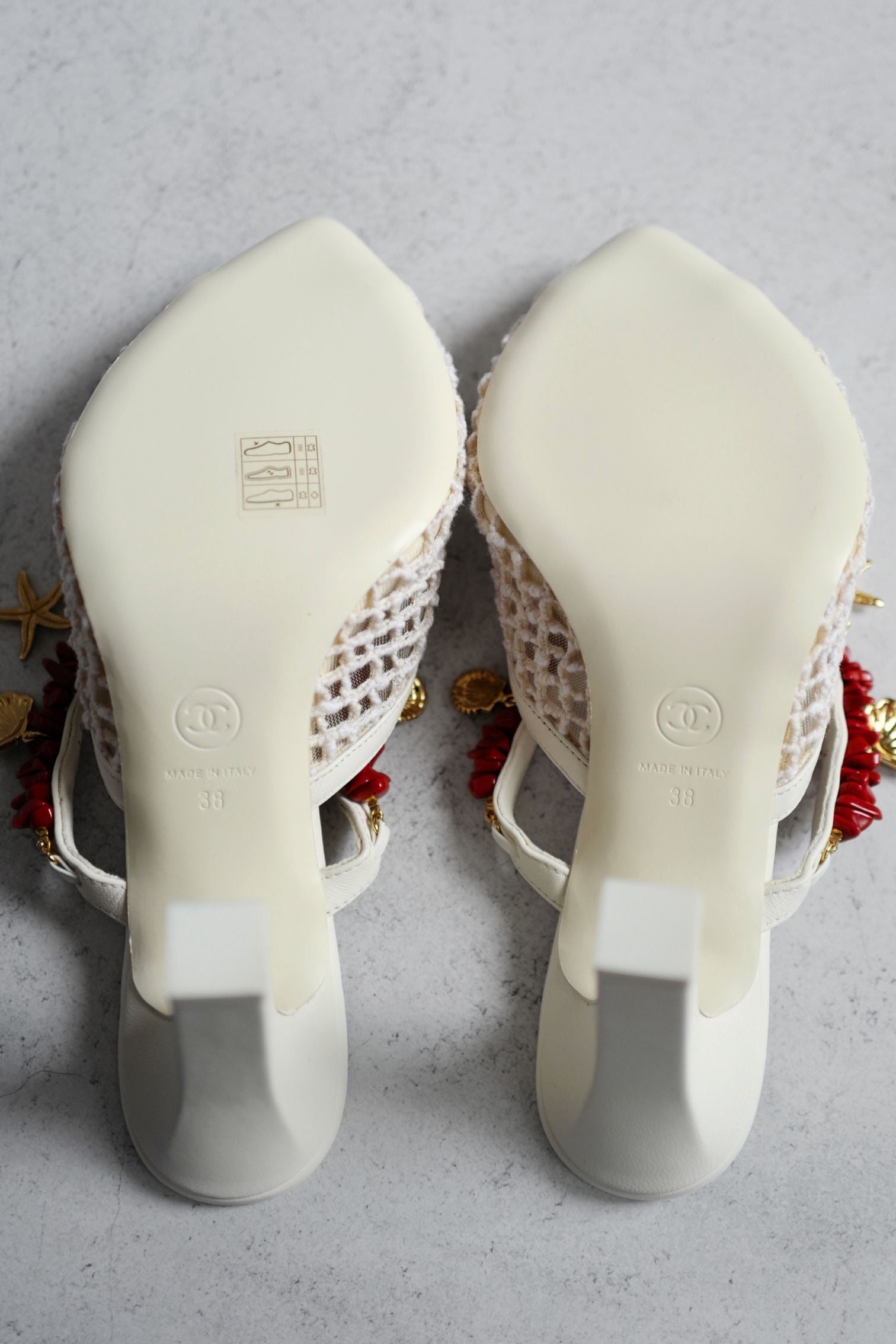 Chanel 26M Coco Beach Mules Ivory Mesh/Cotton/Lambskin/Resin/Metal Size 38