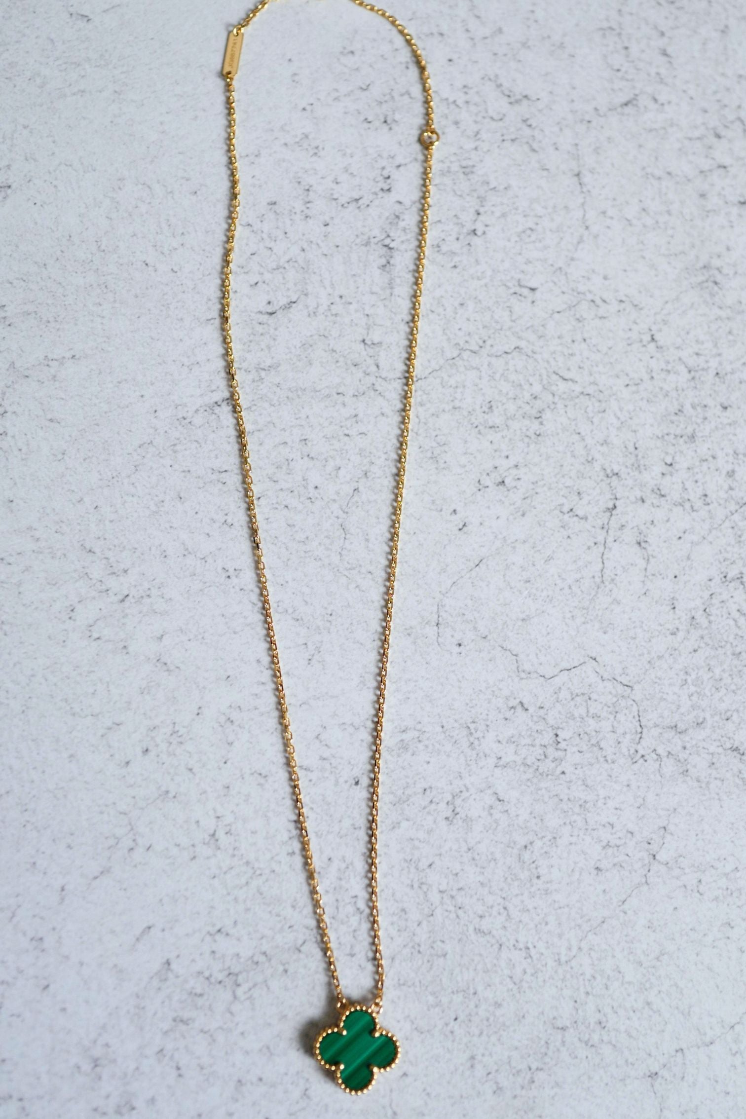 BNIB Van Cleef & Arpels Alhambra Malachite Pendant Necklace in 18K Yellow Gold