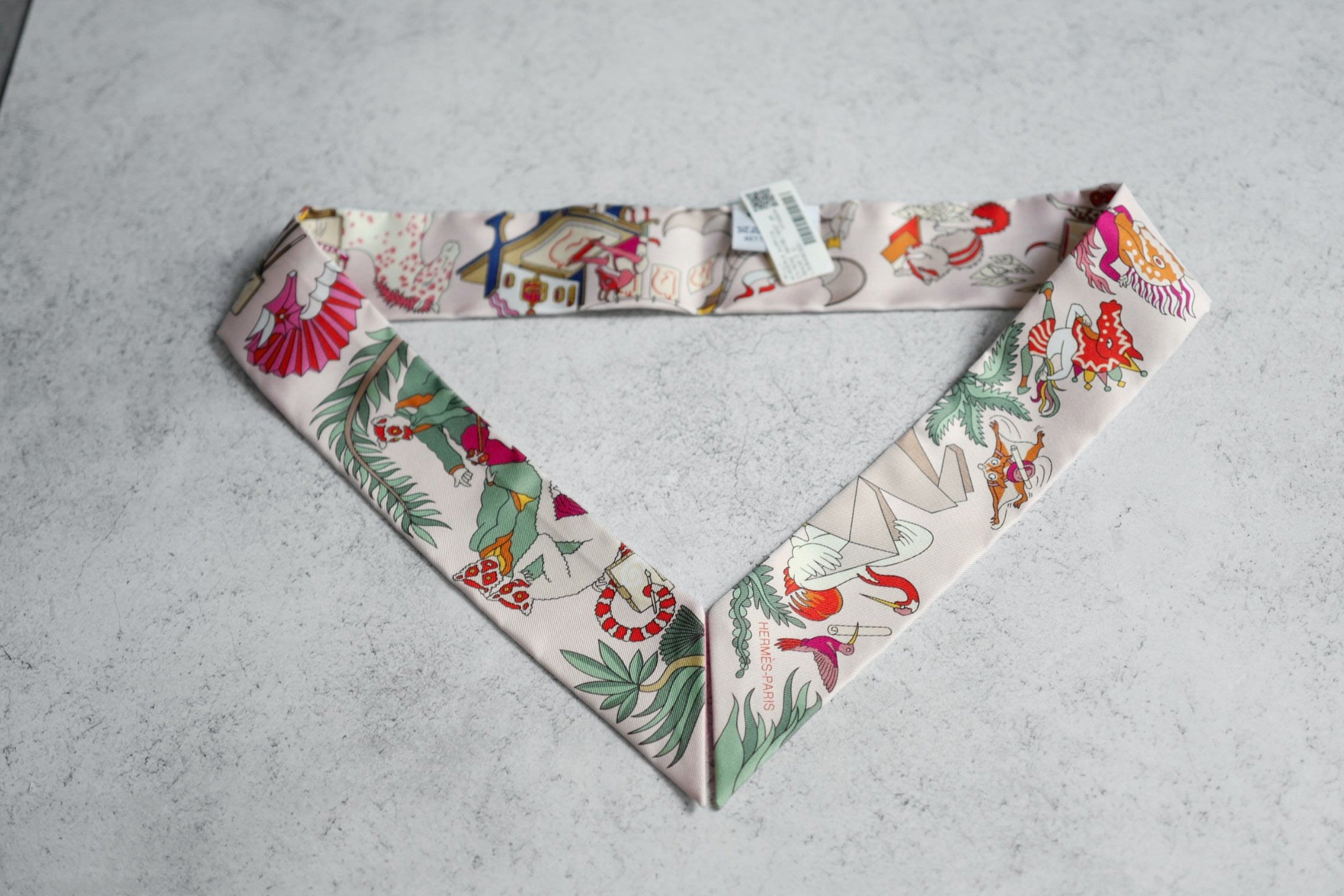 Hermès Academia Hippica Twilly Rose Nacre / Vert Amande / Multicolore 100% Silk